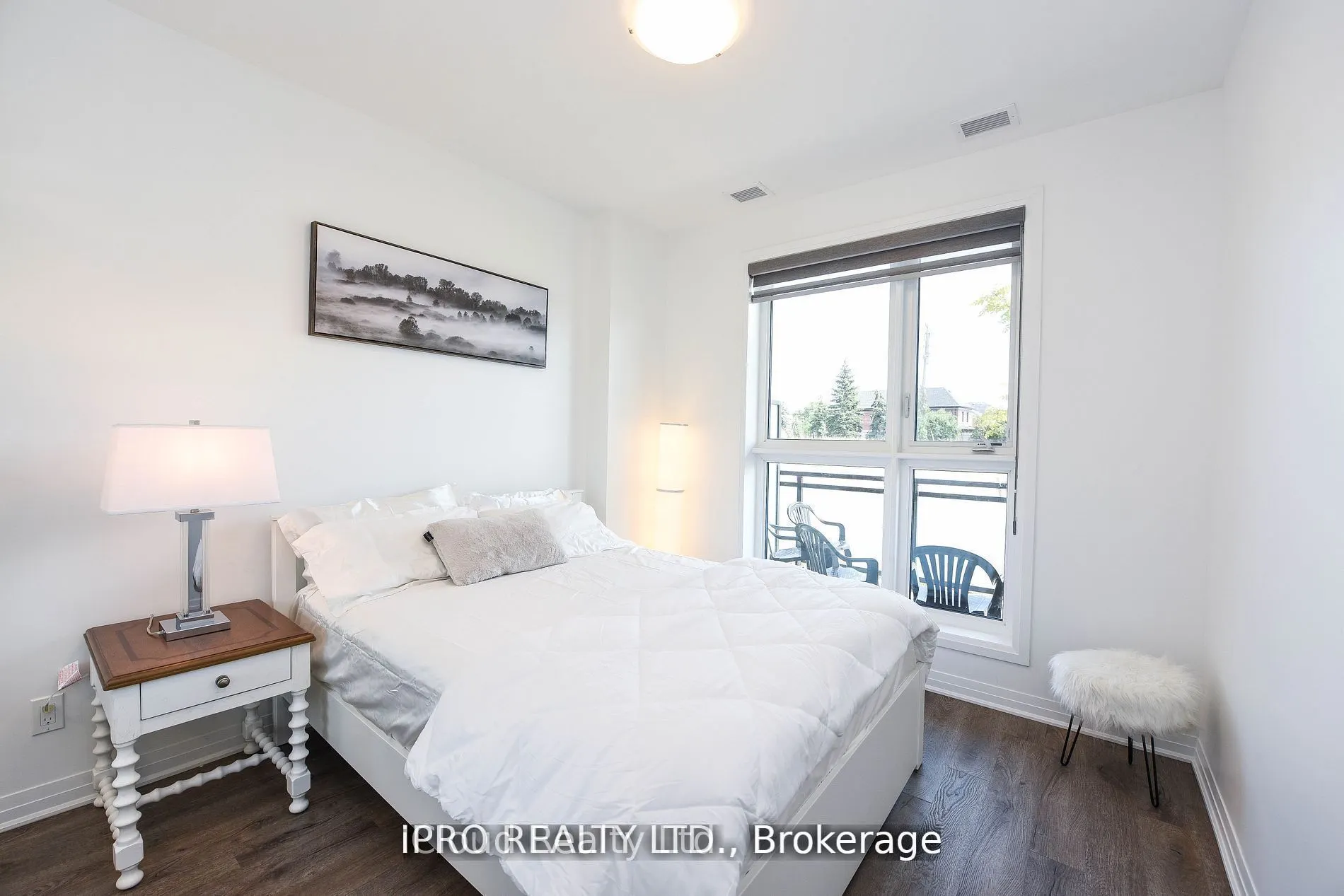 95 Dundas Street, #004