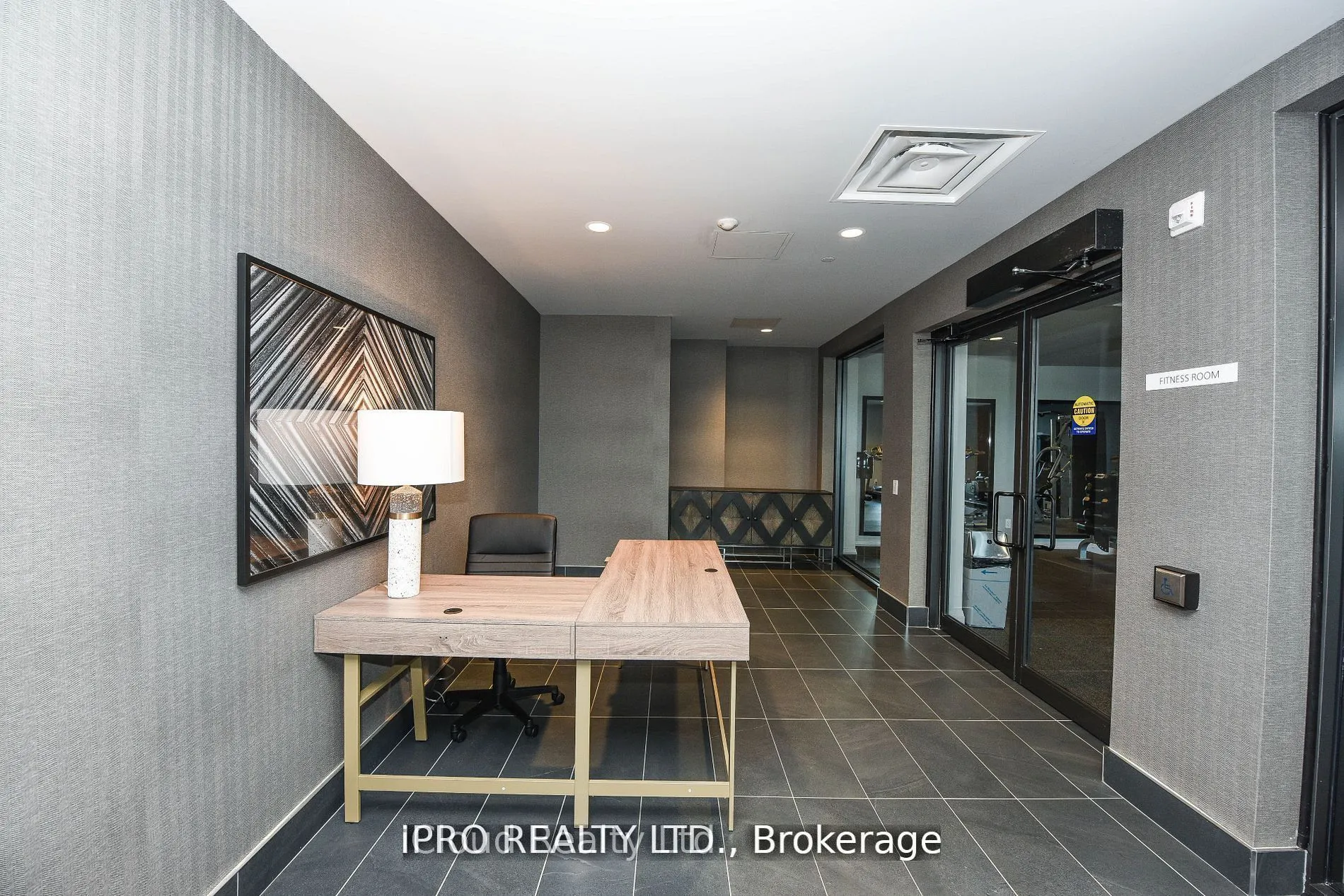 95 Dundas Street, #004