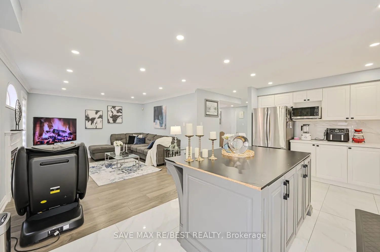 29 Baccarat Crescent
