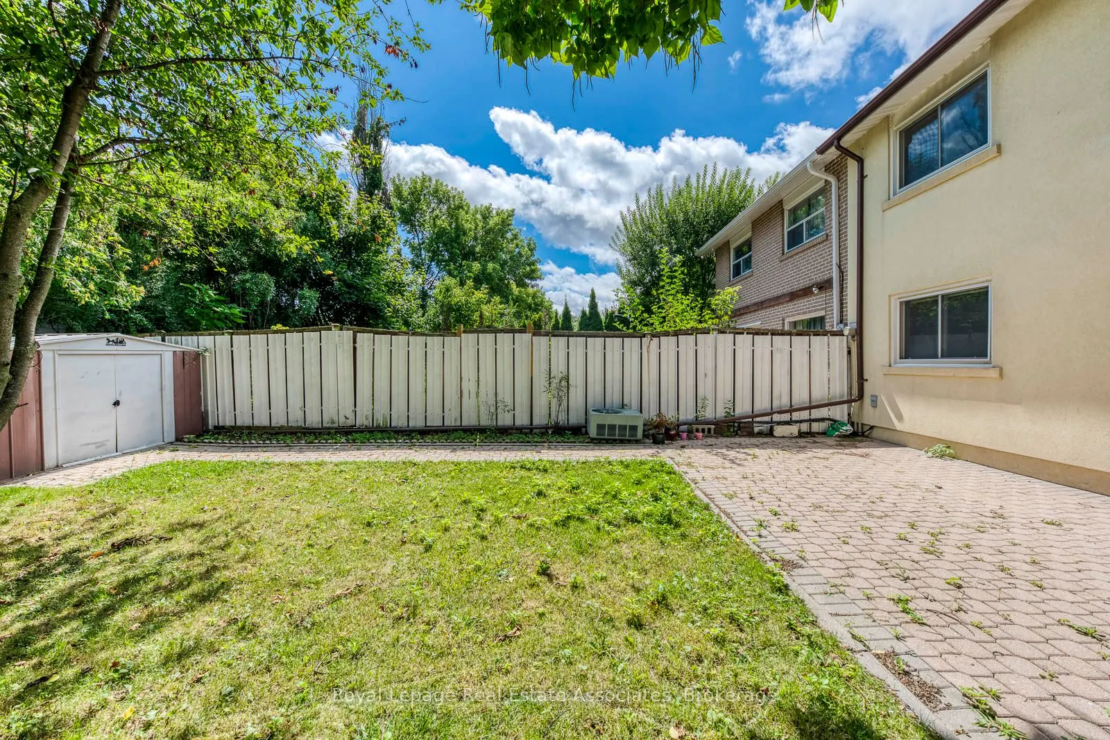 1867 Sandgate Crescent, #Upper