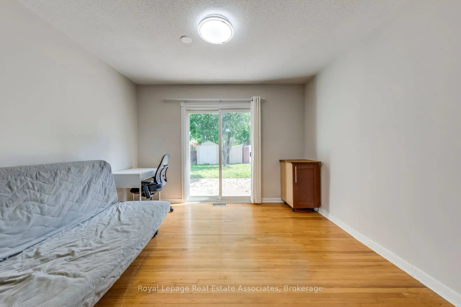 1867 Sandgate Crescent, #Upper