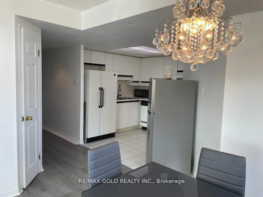 6 Humberline Drive N, #207