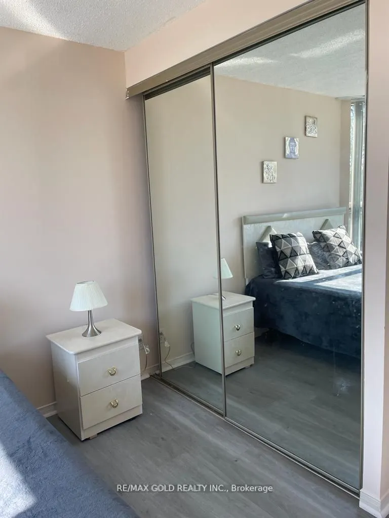 6 Humberline Drive N, #207