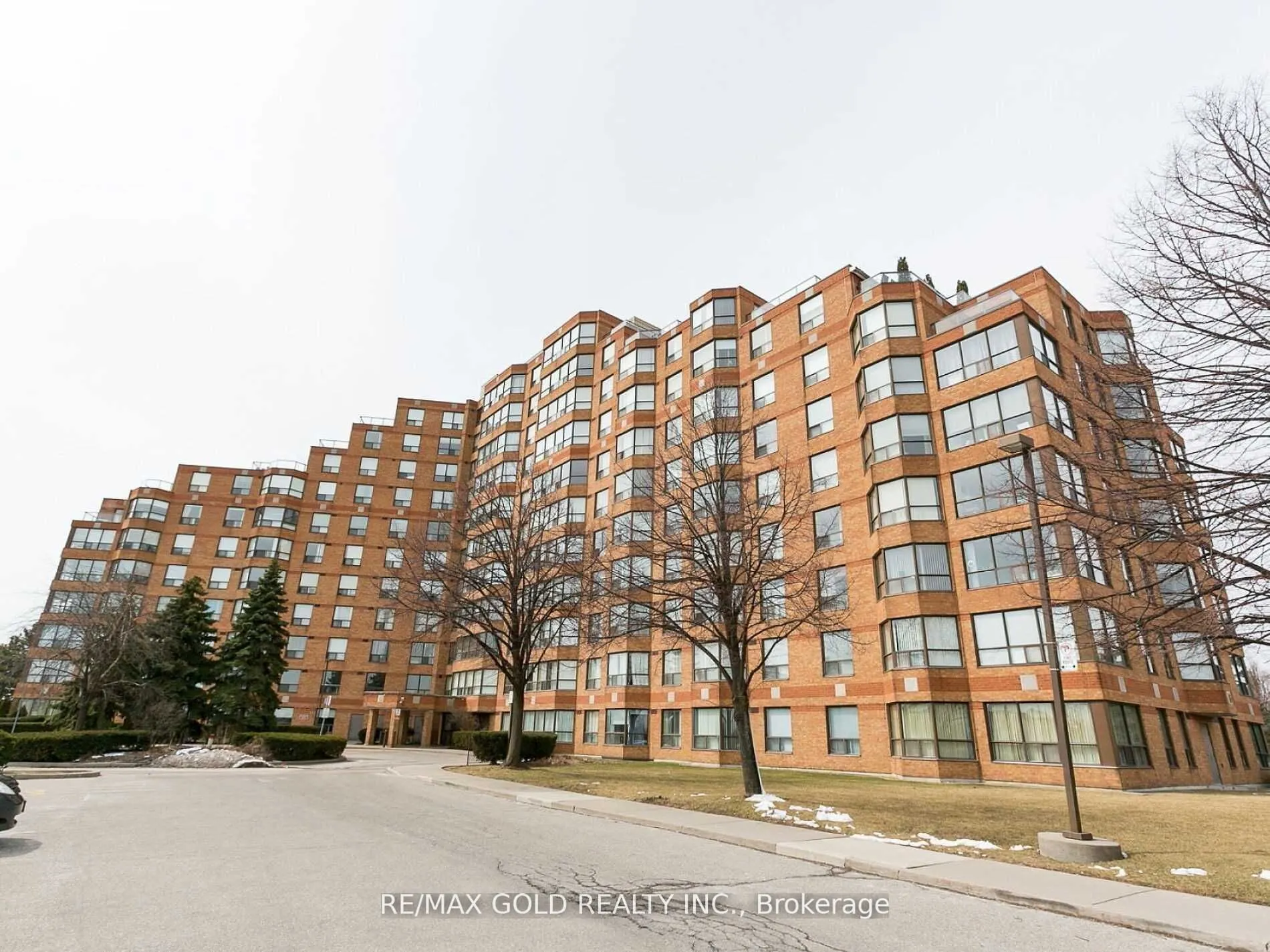 6 Humberline Drive N, #207