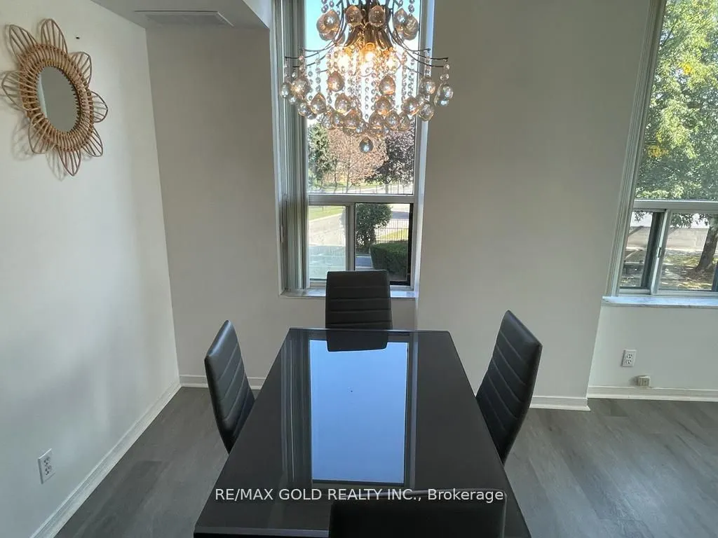 6 Humberline Drive N, #207