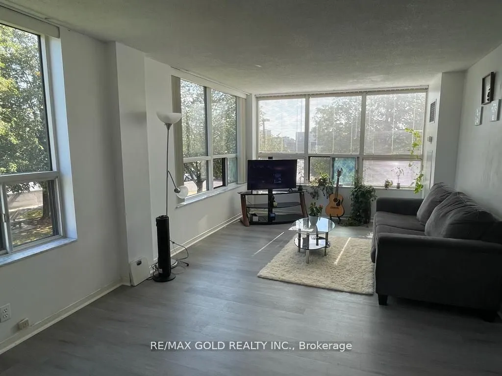 6 Humberline Drive N, #207