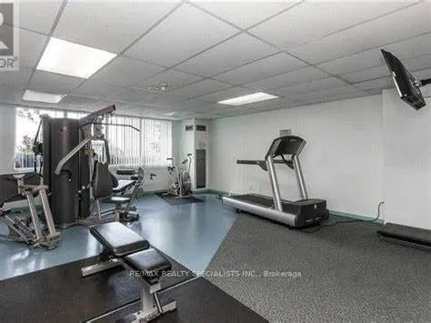 145 Hillcrest Avenue, #813 RM 2+Solarium