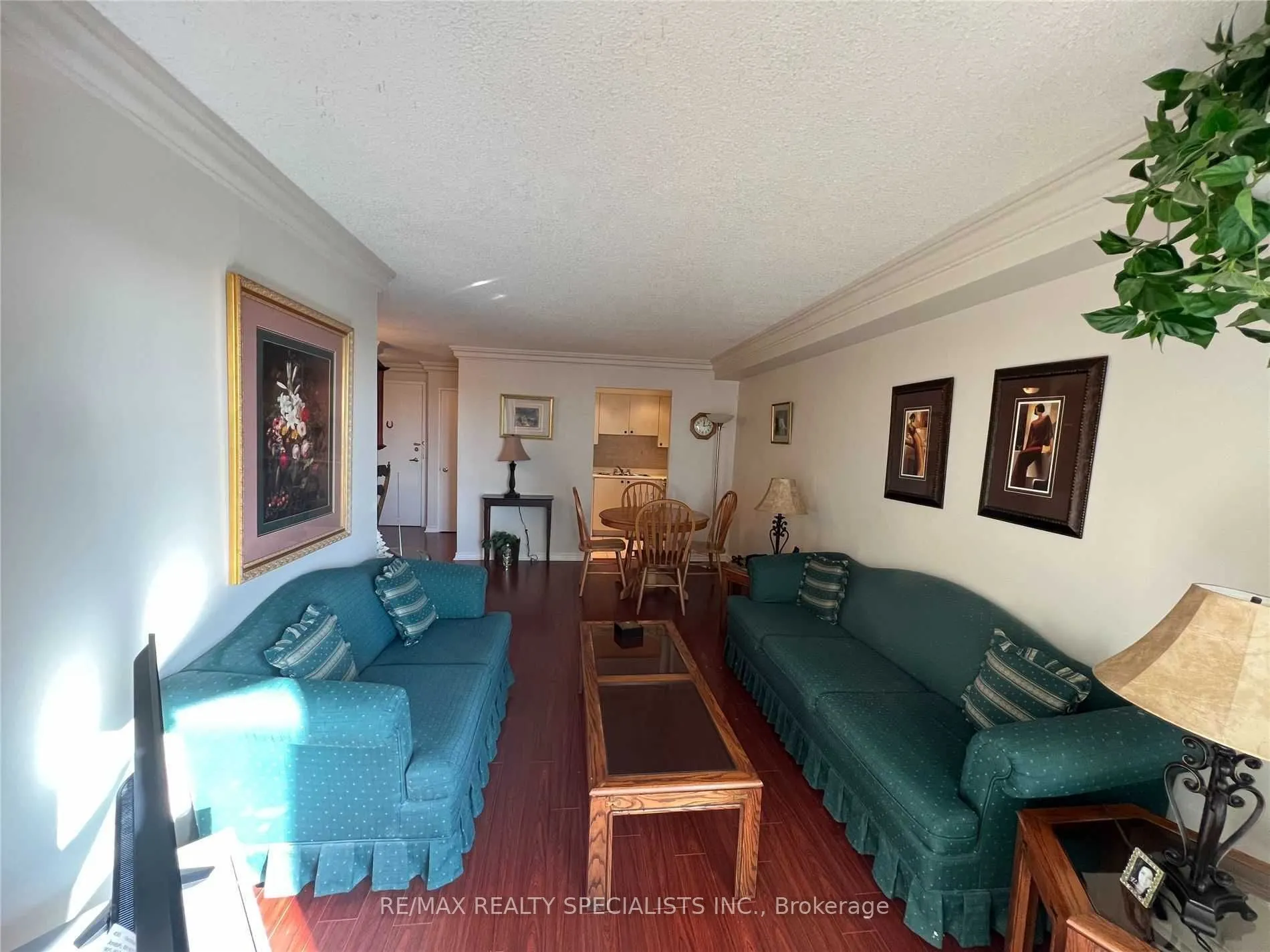 145 Hillcrest Avenue, #813 RM 2+Solarium