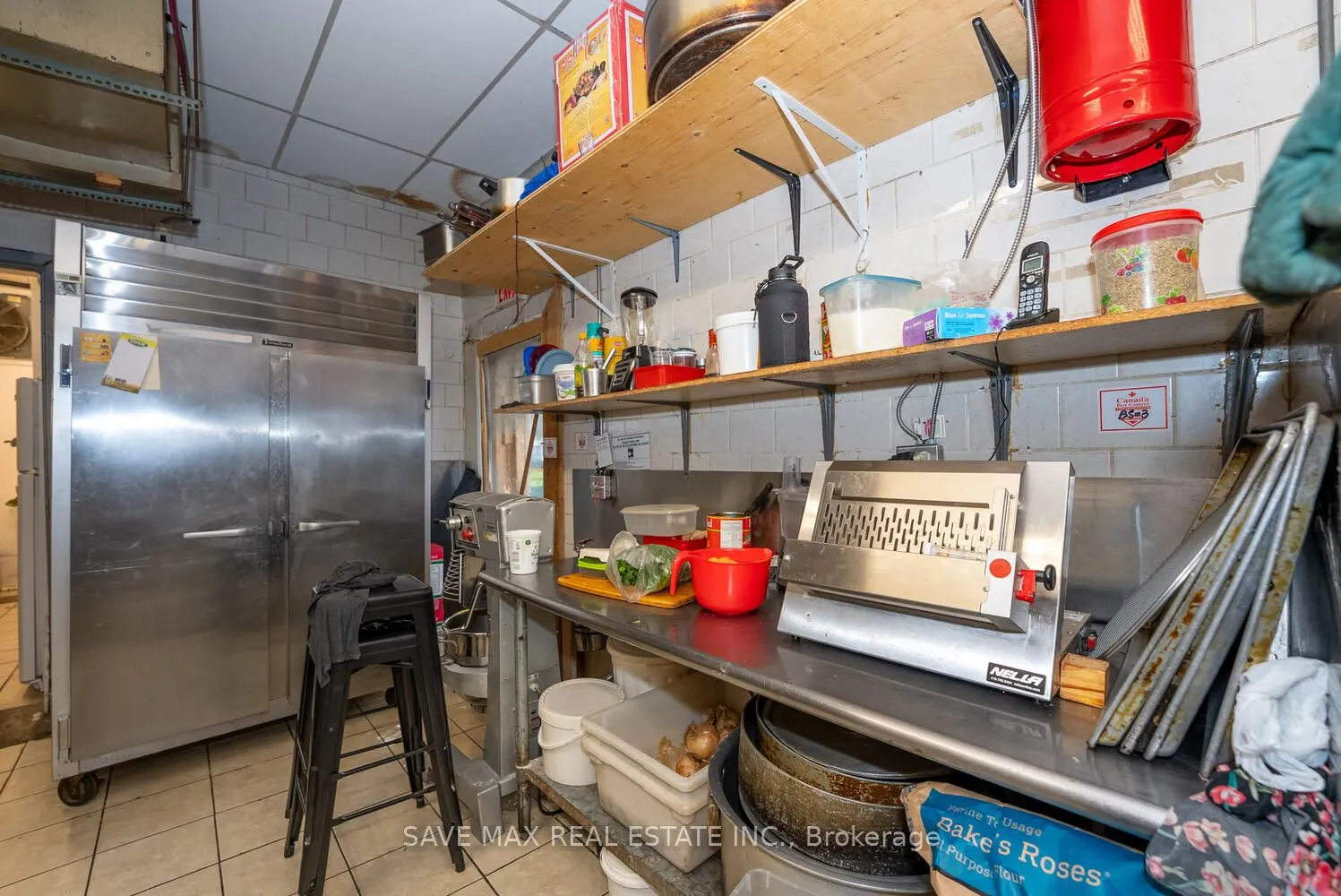 1212 Dundas Street W
