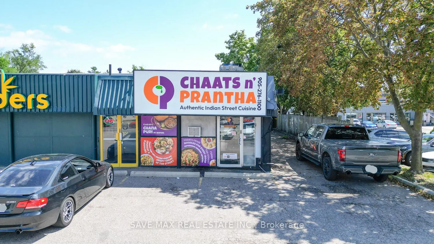 1212 Dundas Street W