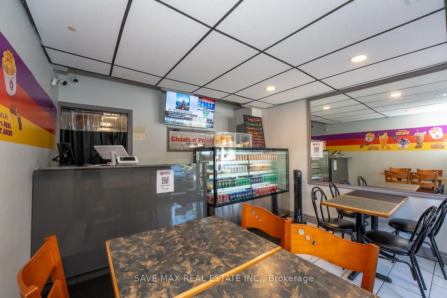 1212 Dundas Street W