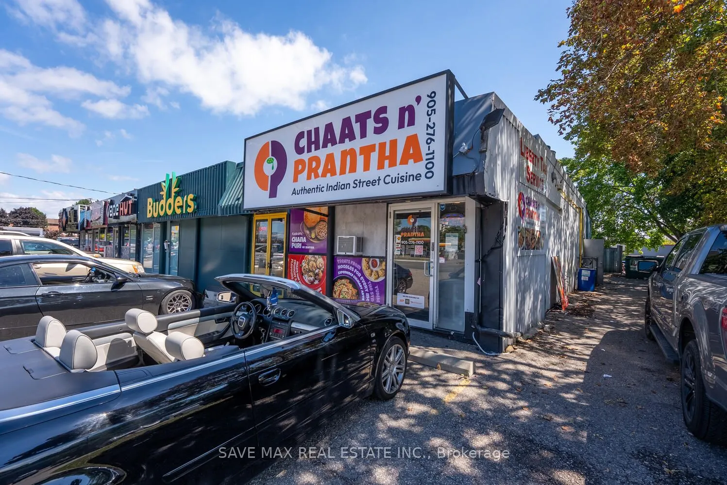 1212 Dundas Street W