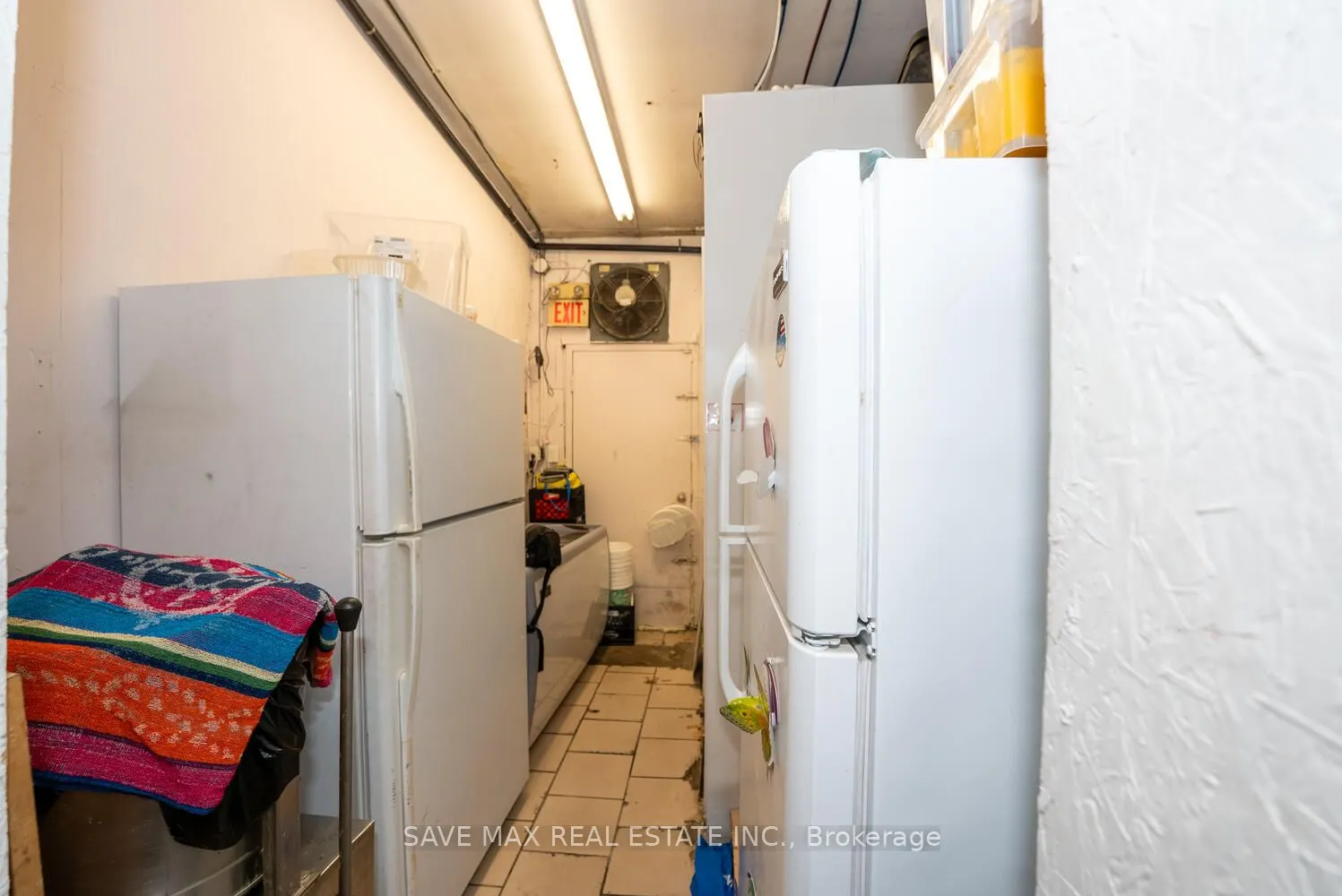 1212 Dundas Street W