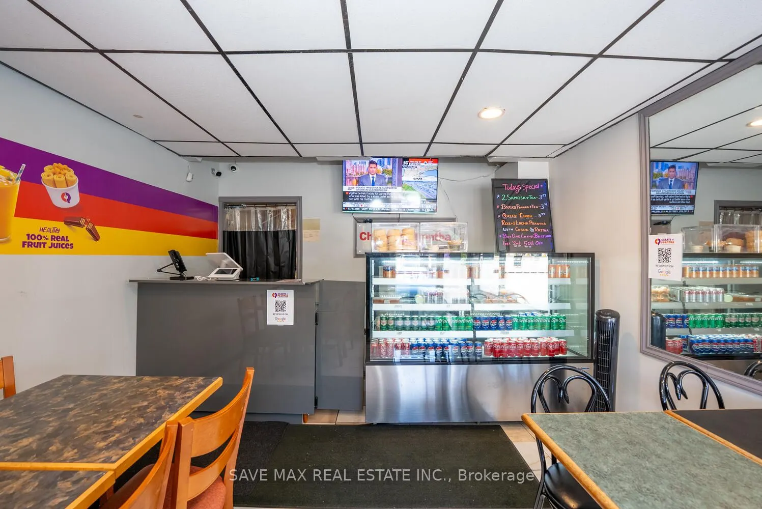 1212 Dundas Street W