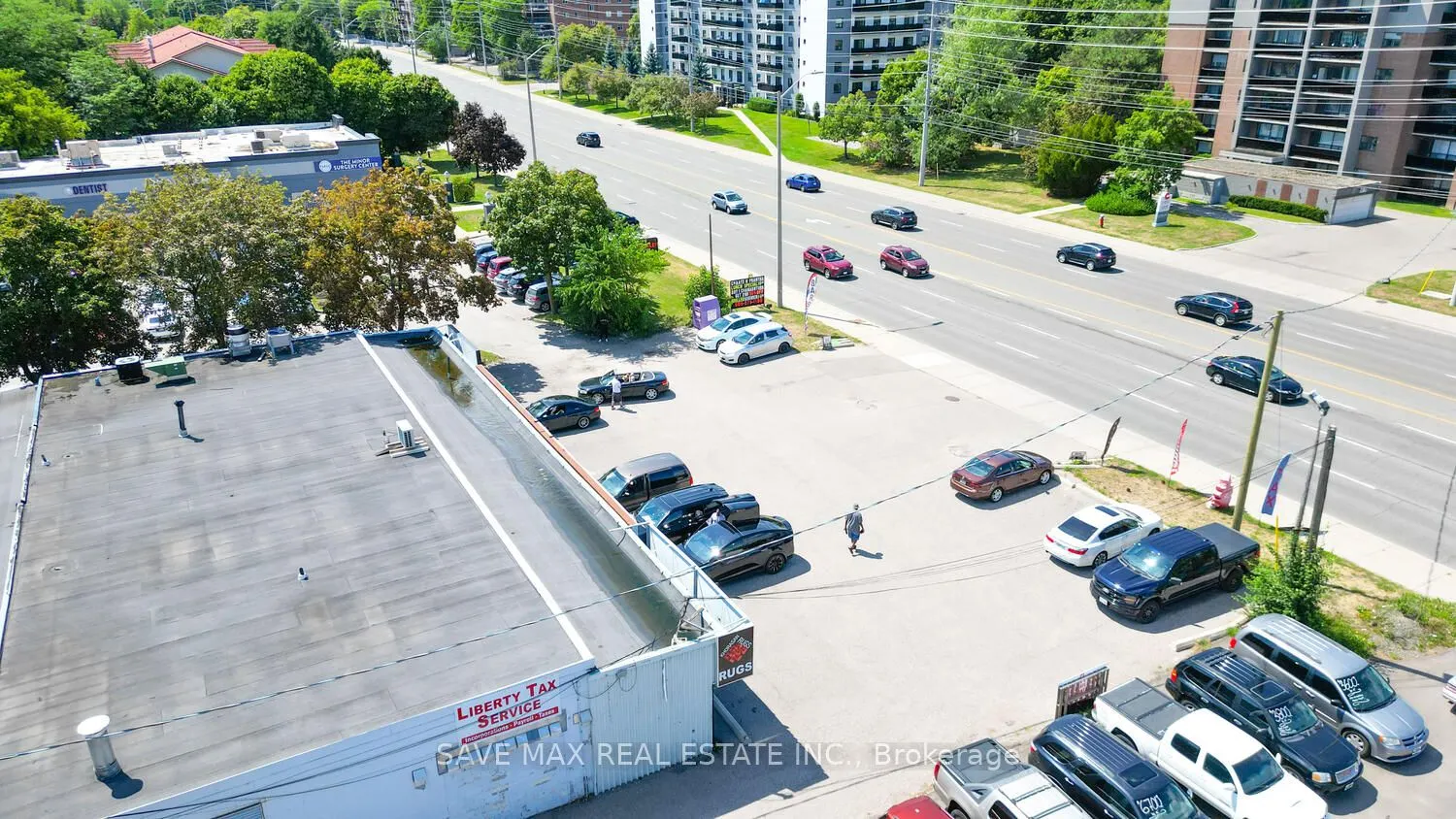 1212 Dundas Street W