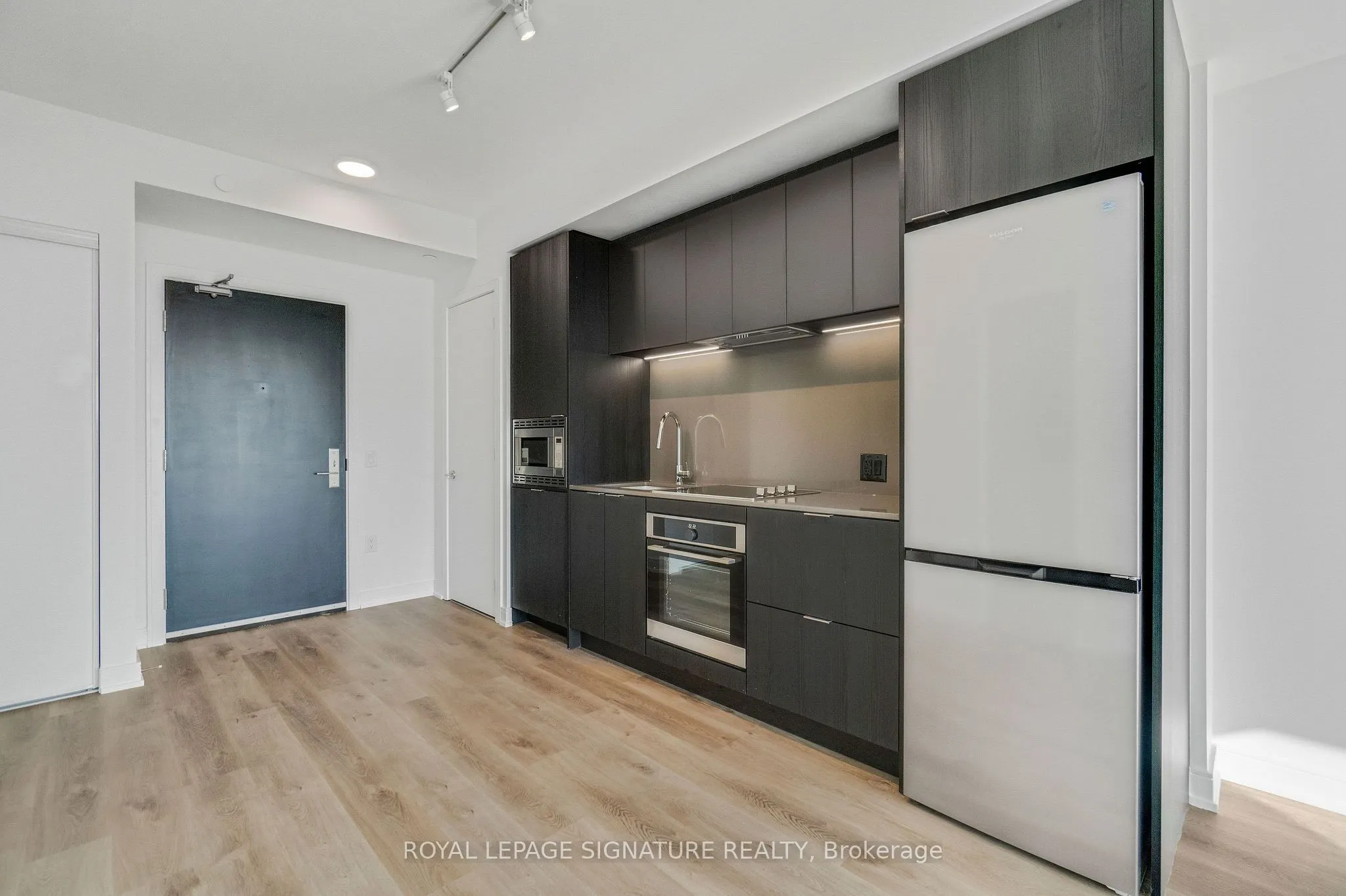 3009 Novar Road, #1211