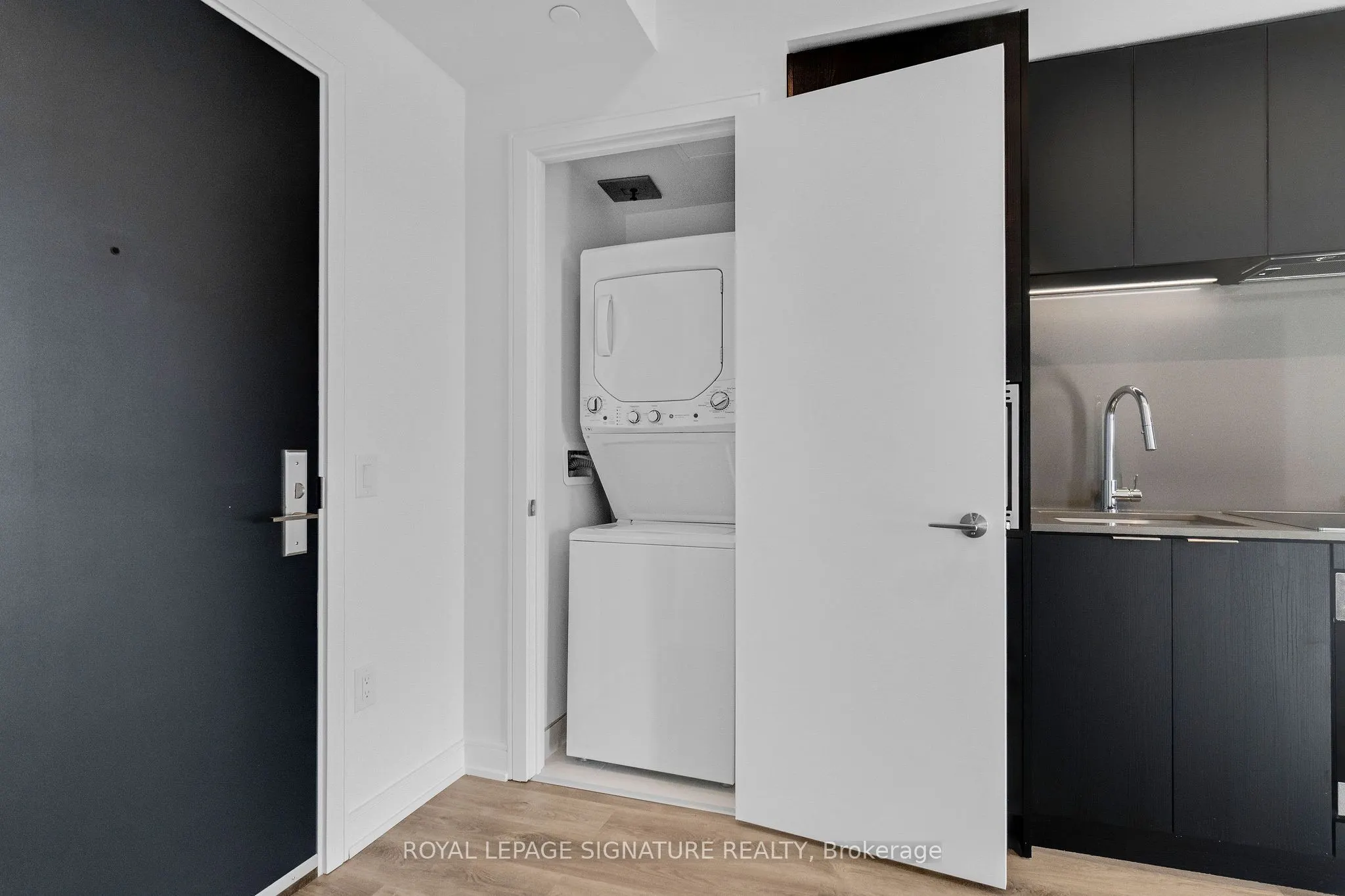 3009 Novar Road, #1211