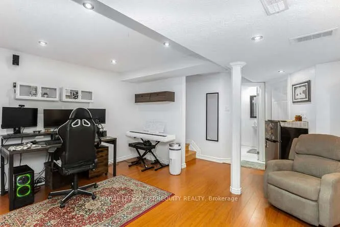 7148 Village Walk