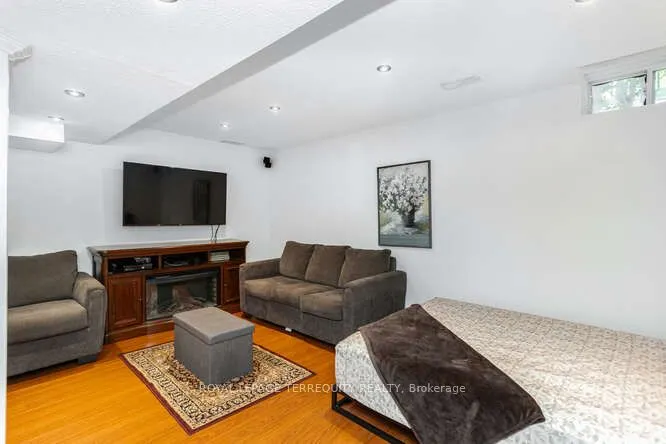 7148 Village Walk