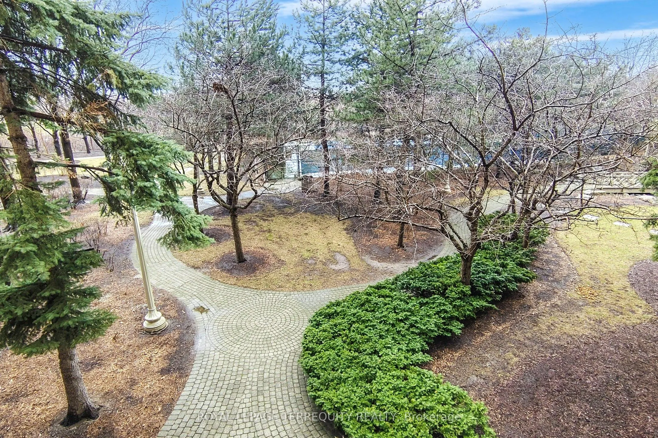 45 Kingsbridge Garden Circle, #207