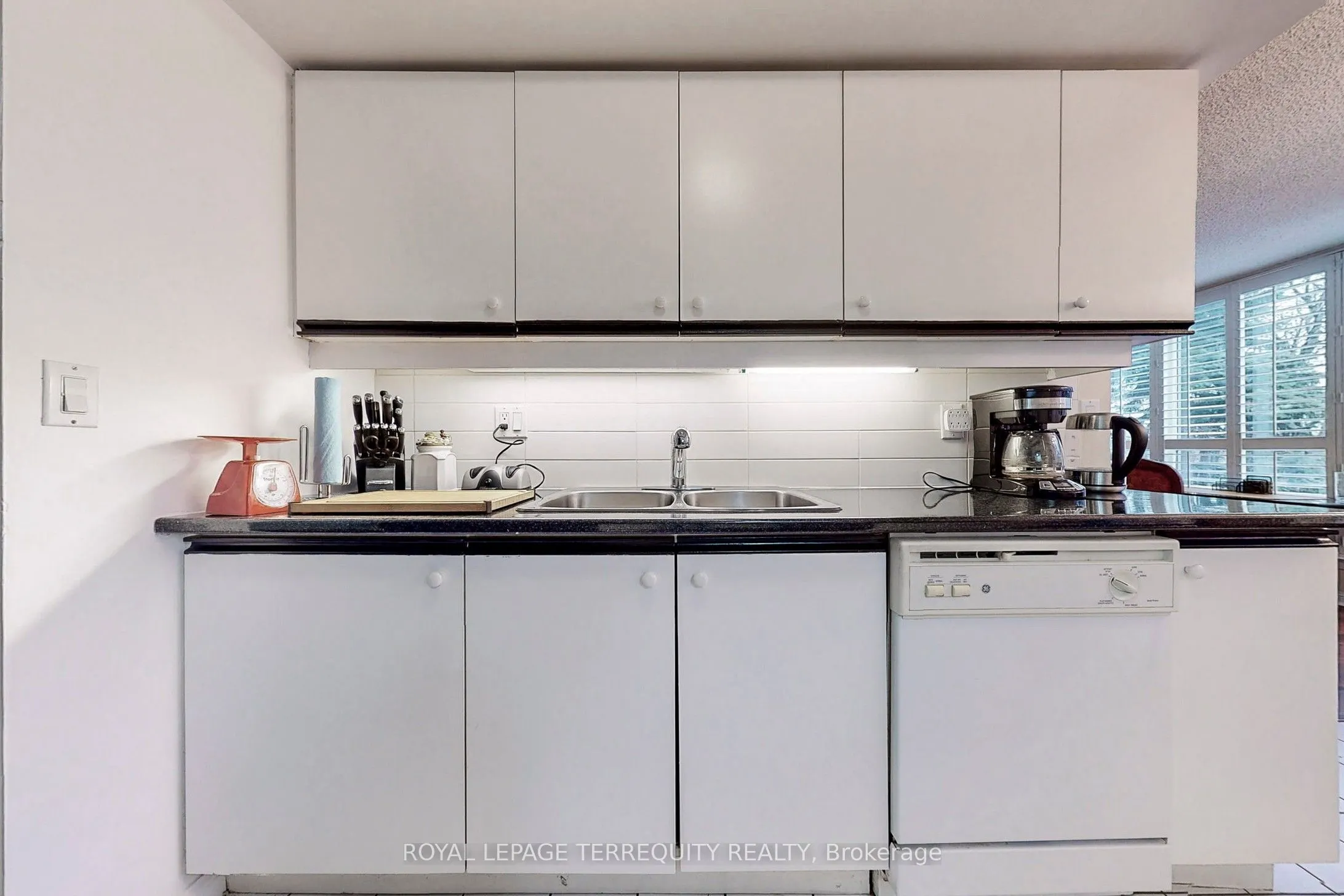 45 Kingsbridge Garden Circle, #207