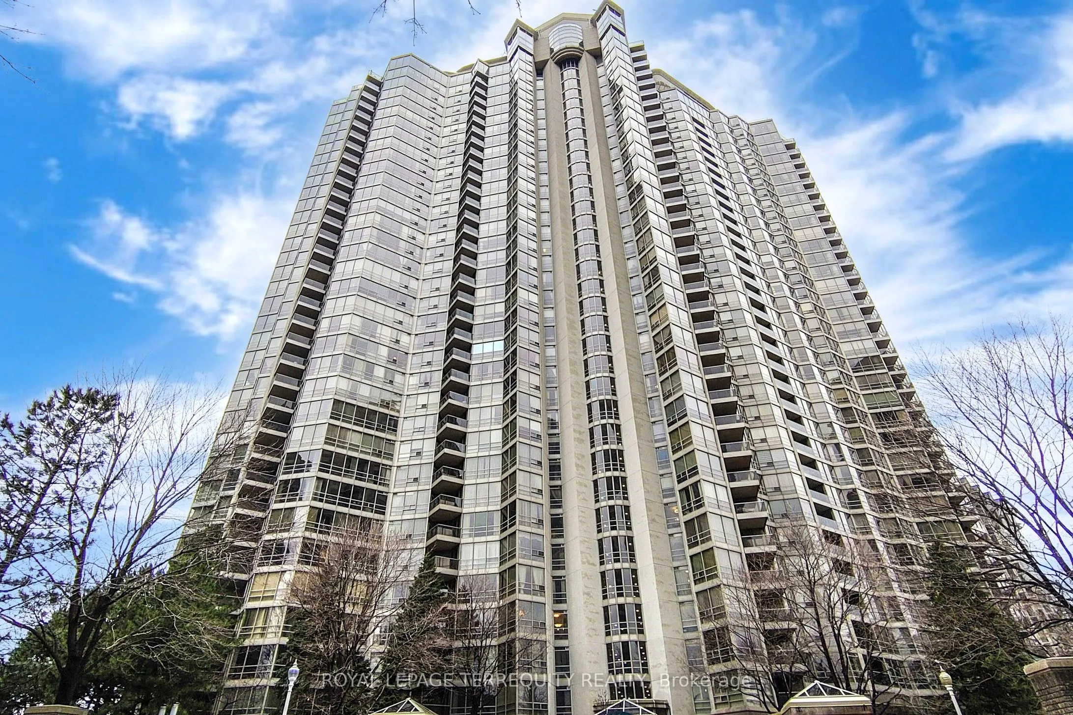 45 Kingsbridge Garden Circle, #207