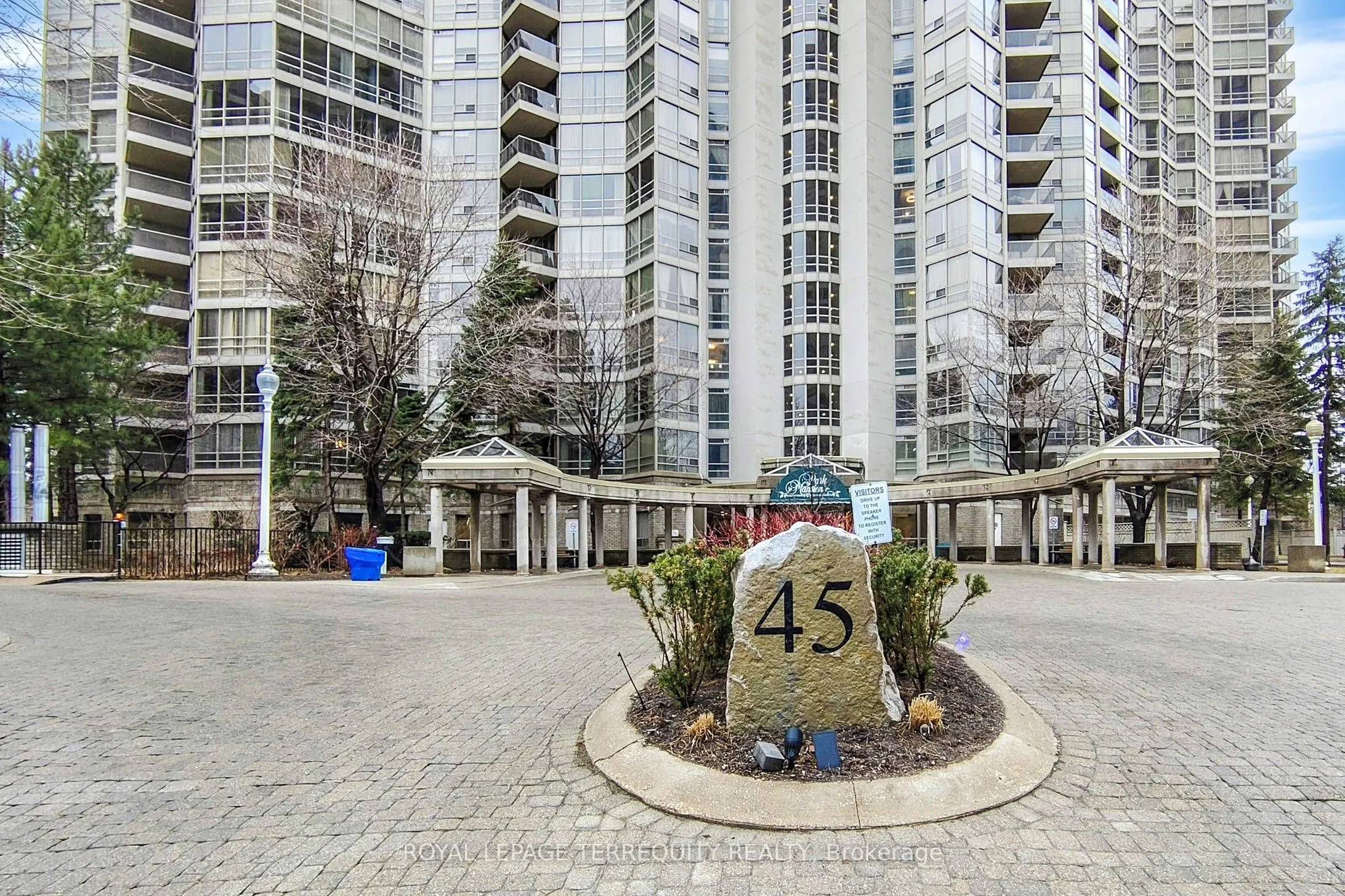 45 Kingsbridge Garden Circle, #207
