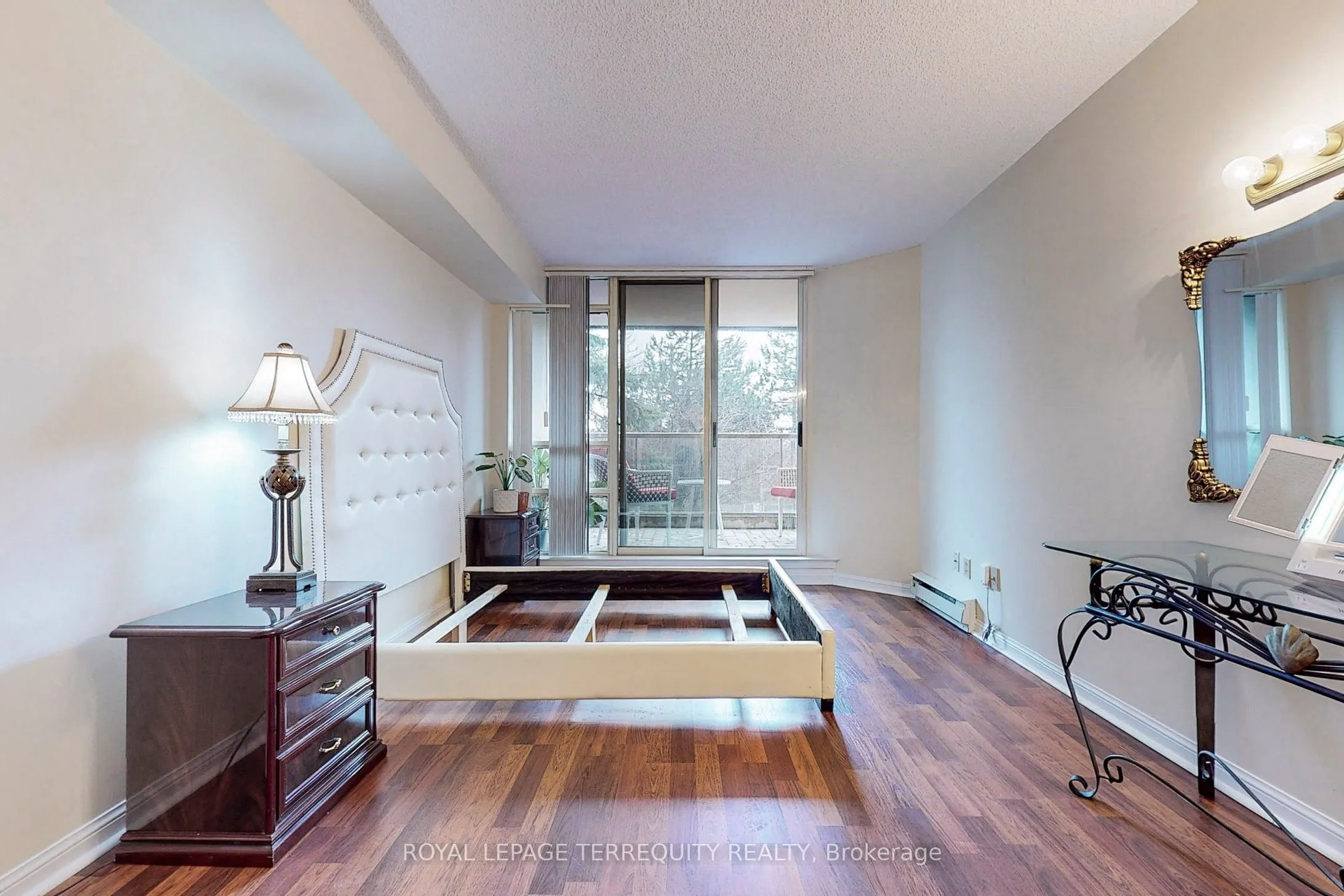 45 Kingsbridge Garden Circle, #207