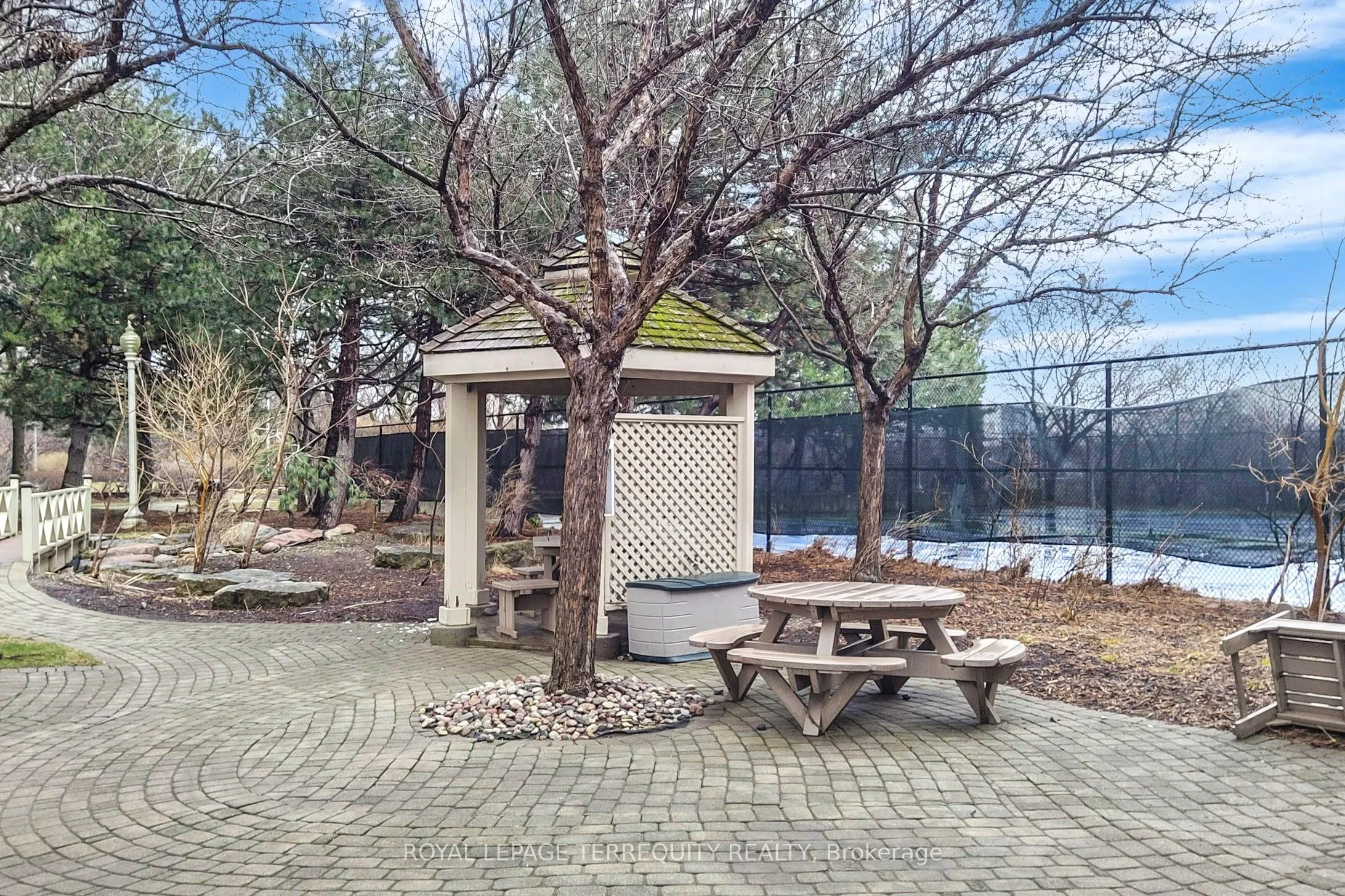 45 Kingsbridge Garden Circle, #207