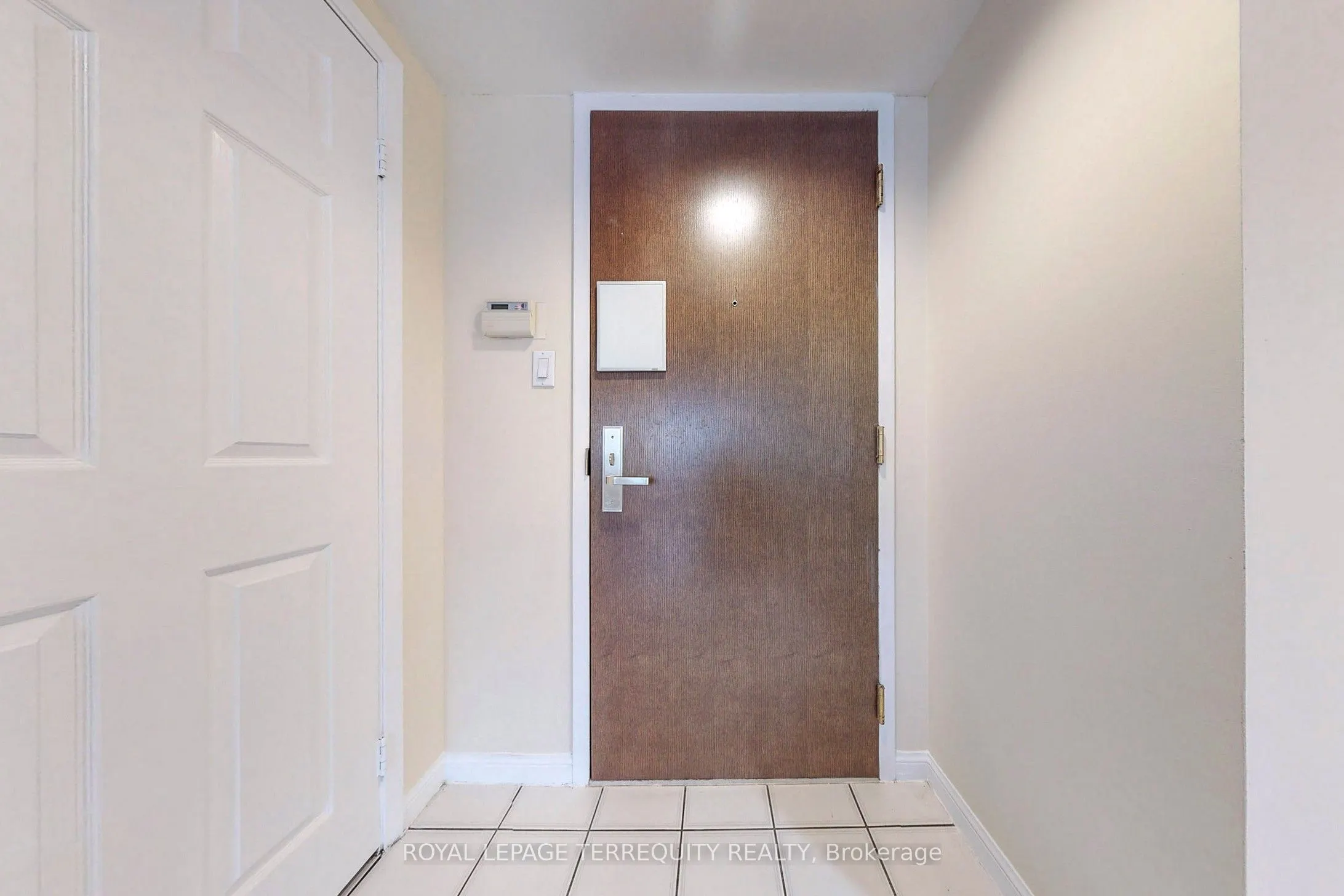 45 Kingsbridge Garden Circle, #207