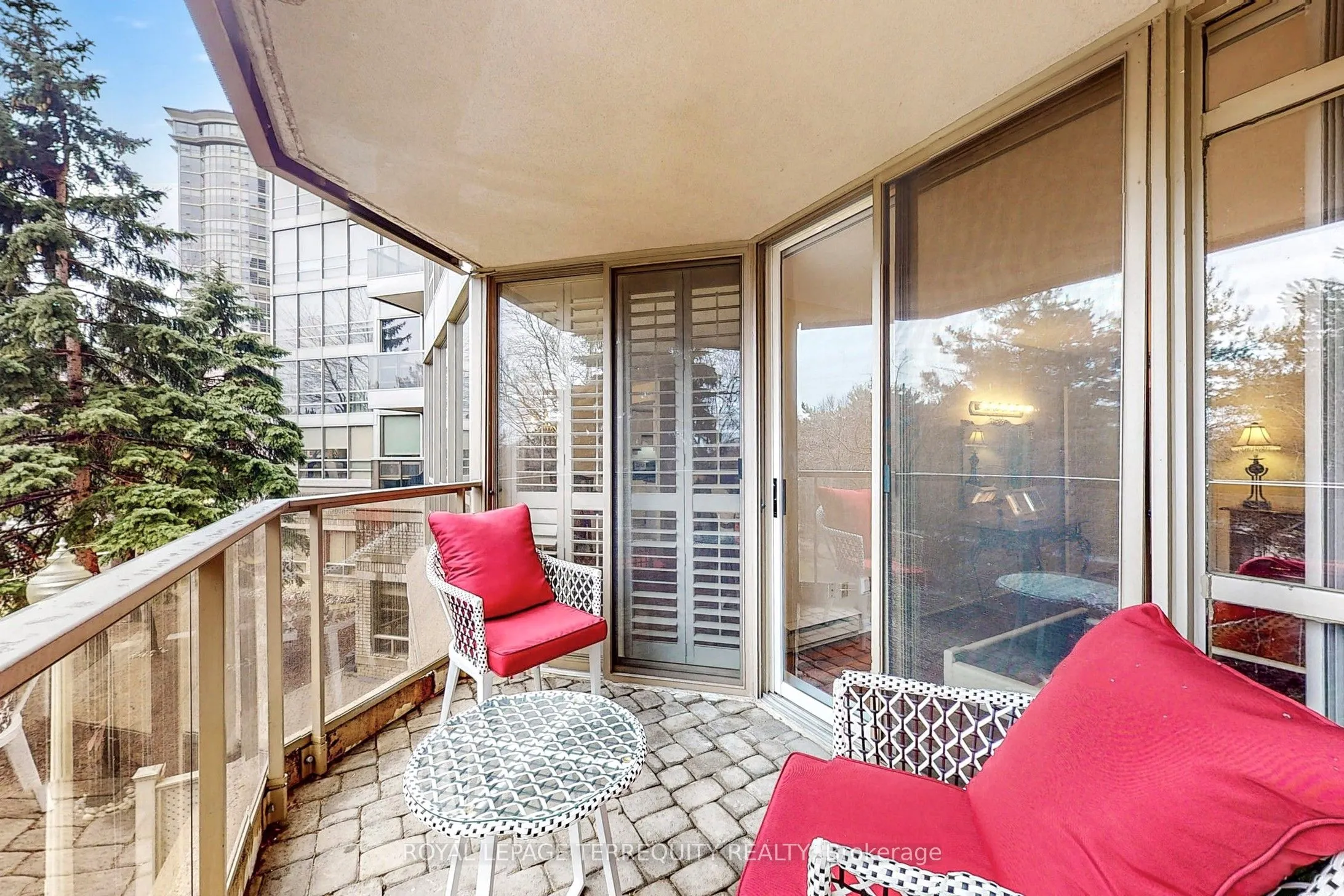 45 Kingsbridge Garden Circle, #207