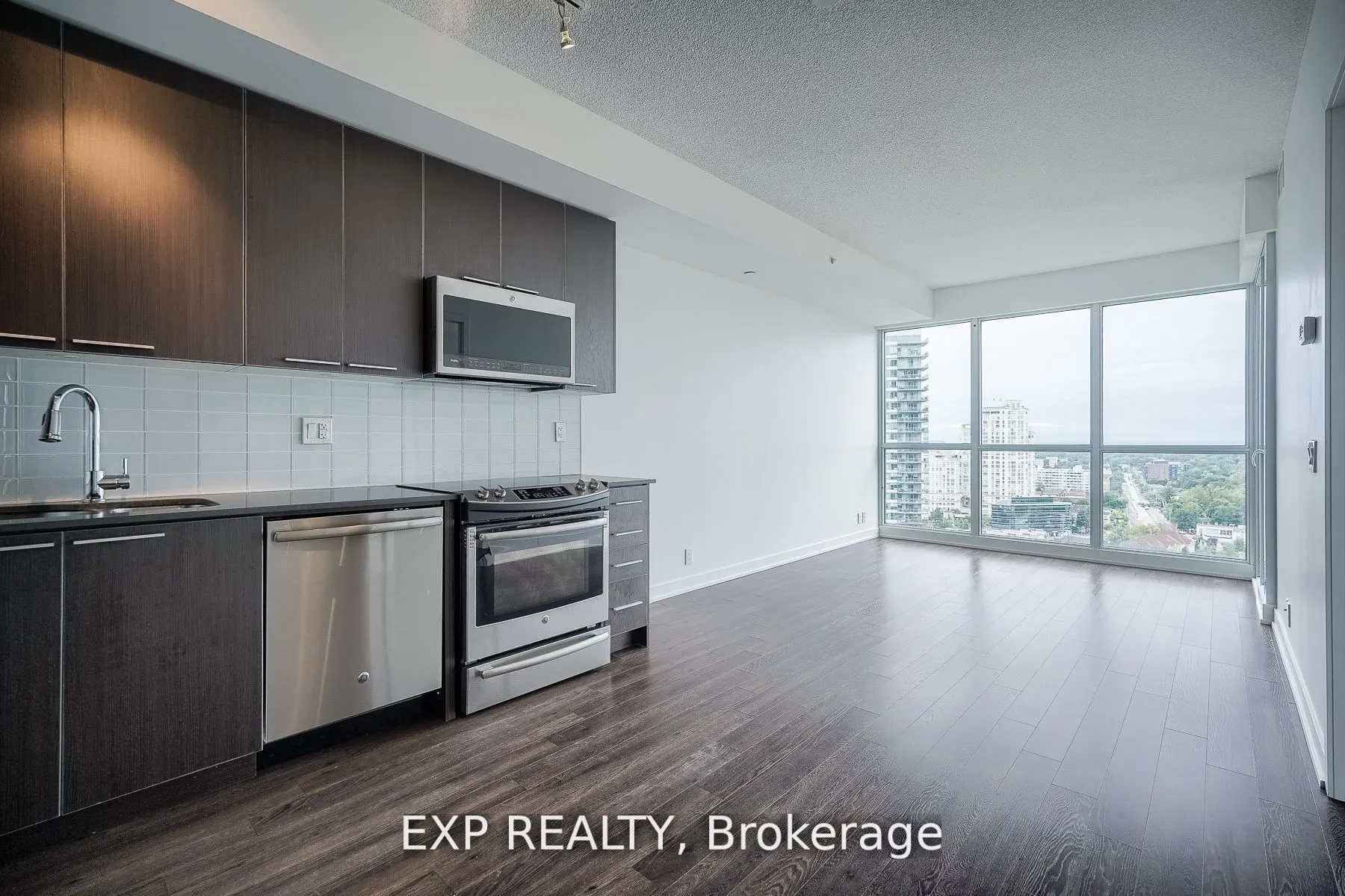 10 Park Lawn Road, #1902