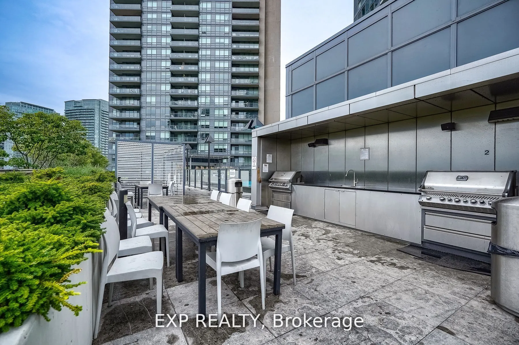 10 Park Lawn Road, #1902