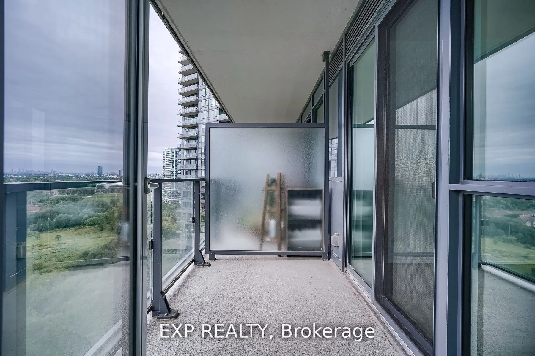 10 Park Lawn Road, #1902