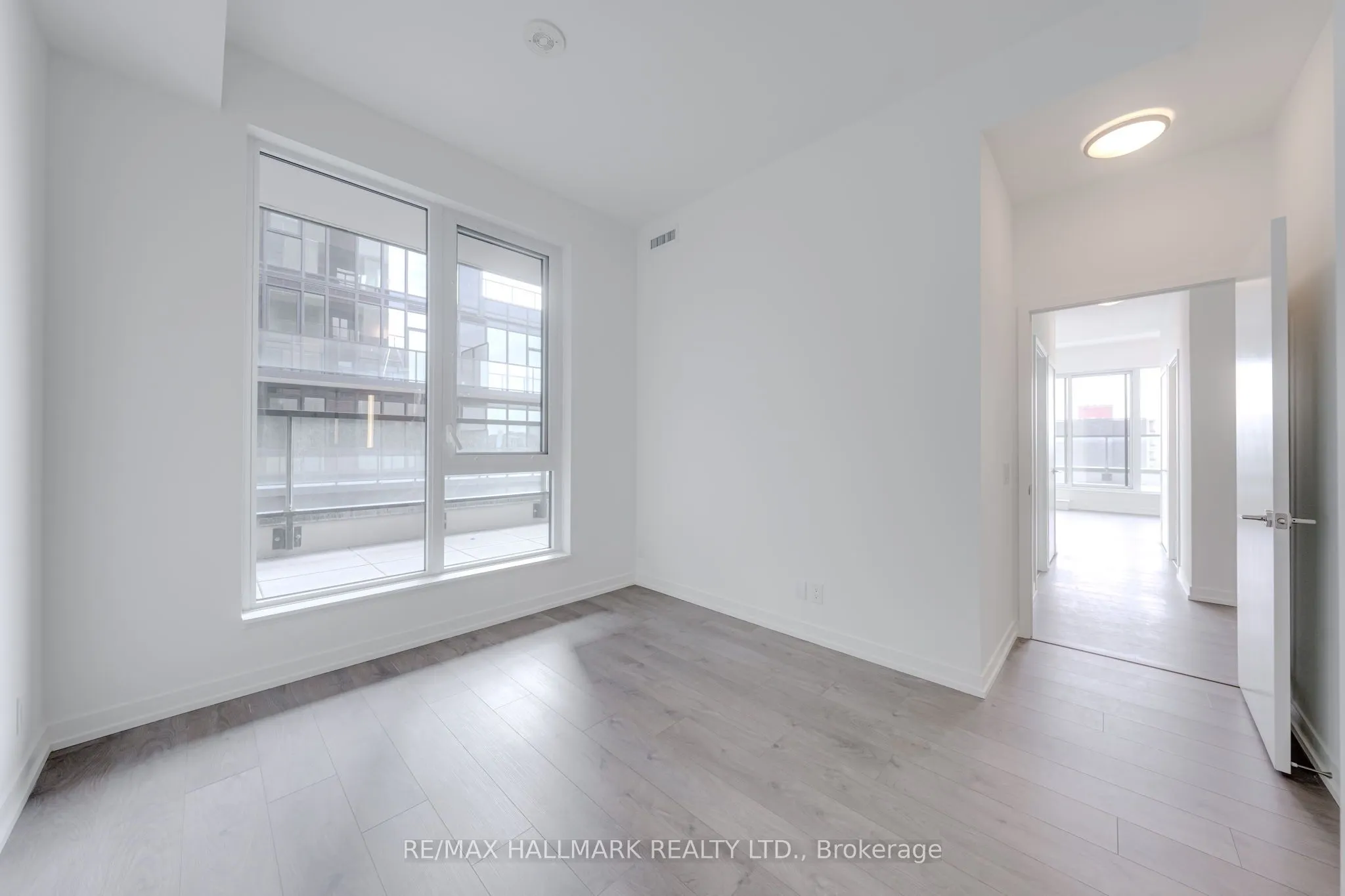 270 Dufferin Street W, #1208