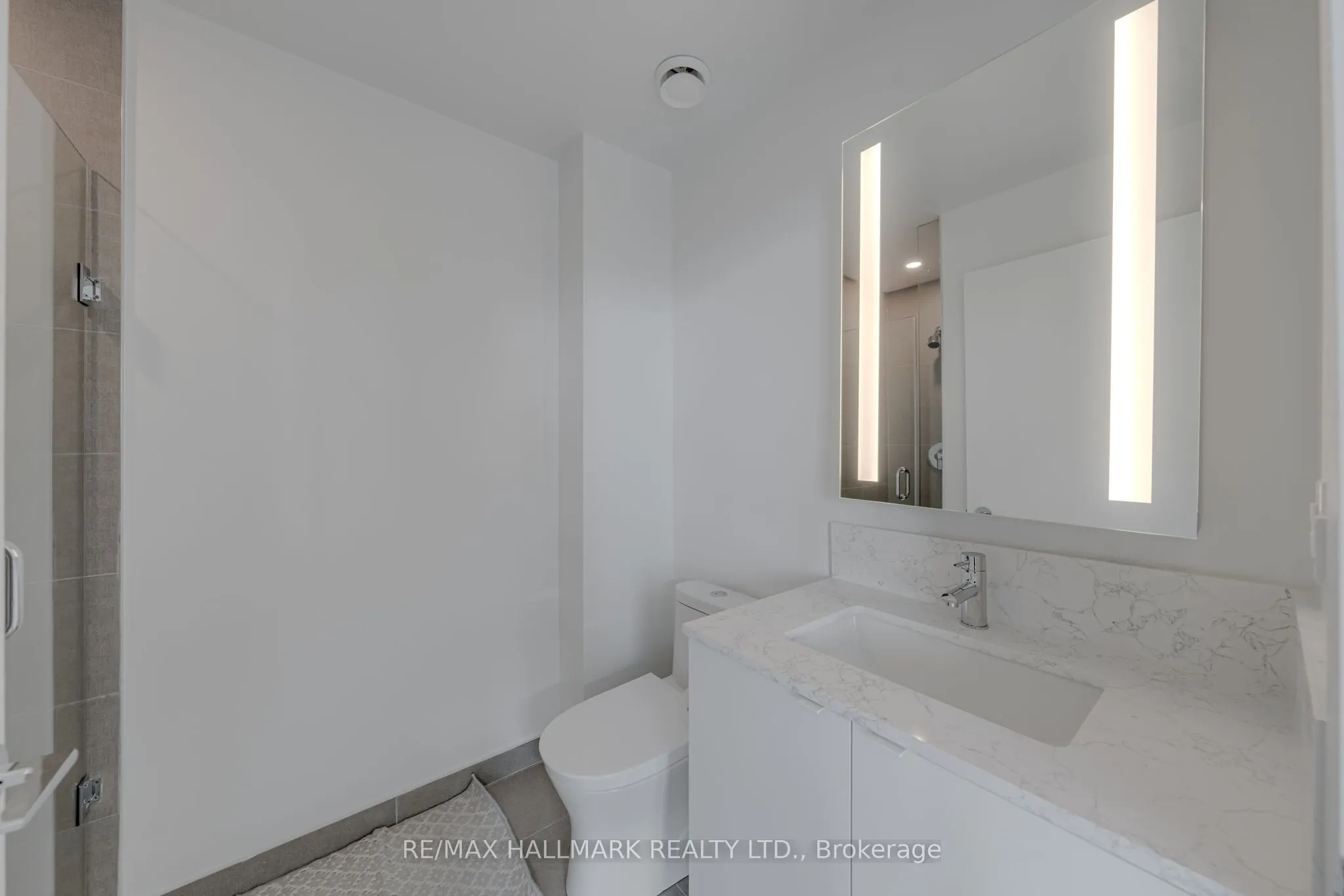 270 Dufferin Street W, #1208