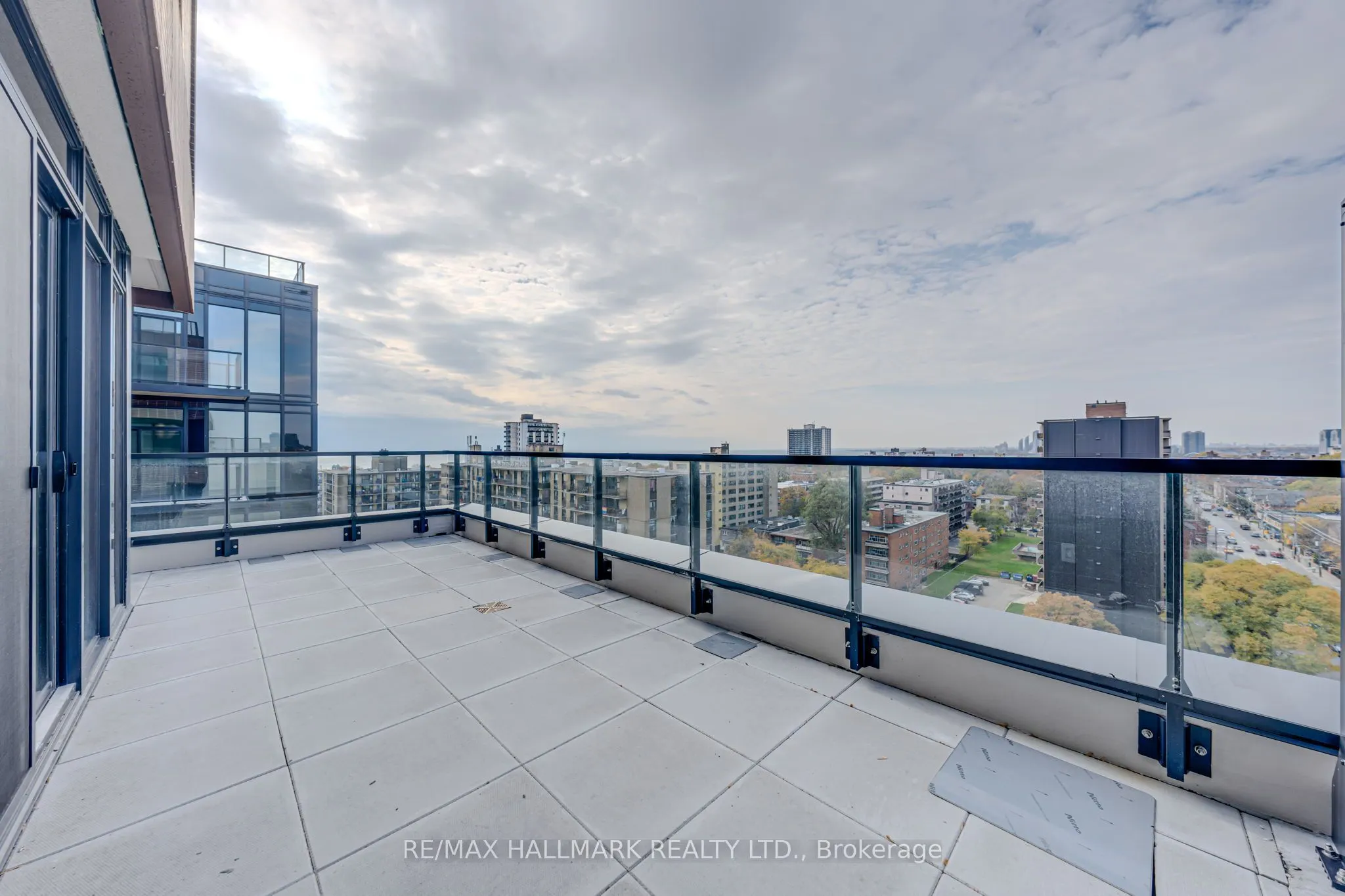 270 Dufferin Street W, #1208