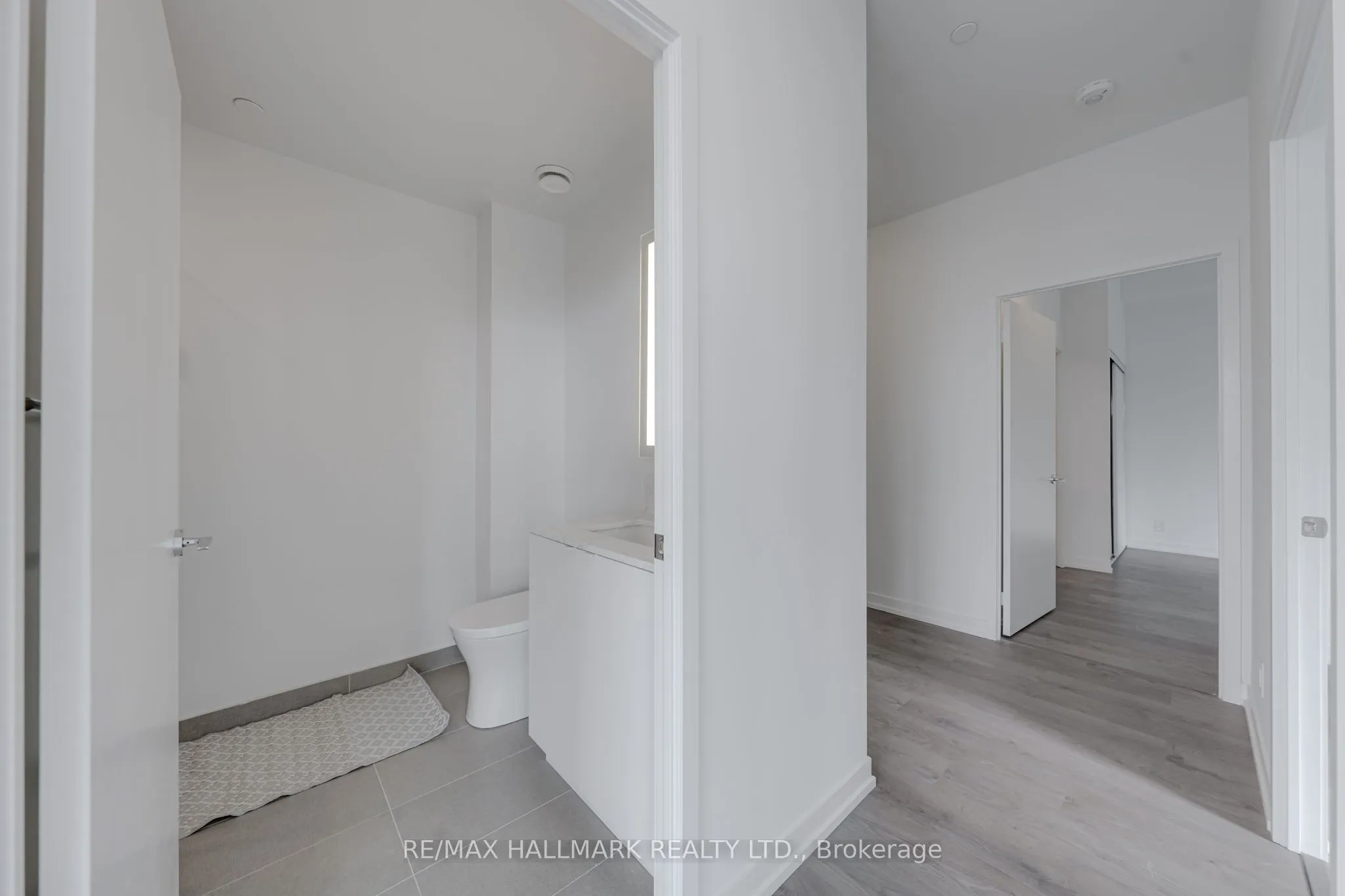 270 Dufferin Street W, #1208