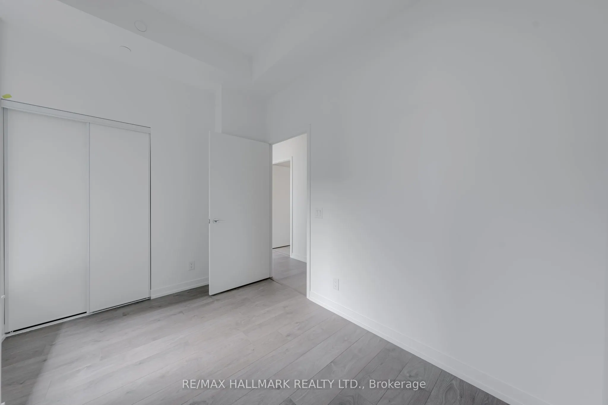 270 Dufferin Street W, #1208