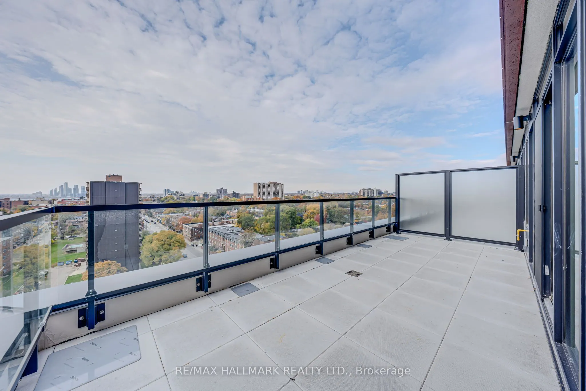 270 Dufferin Street W, #1208