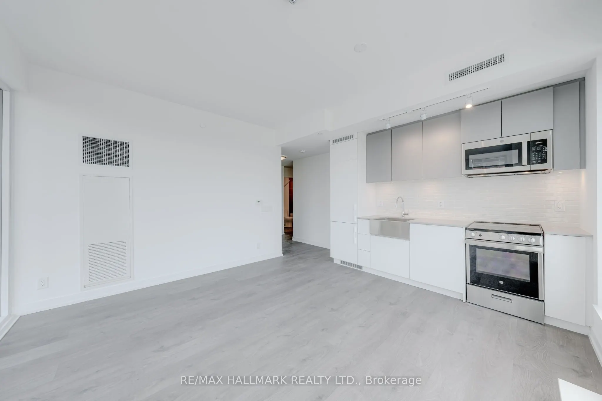 270 Dufferin Street W, #1208