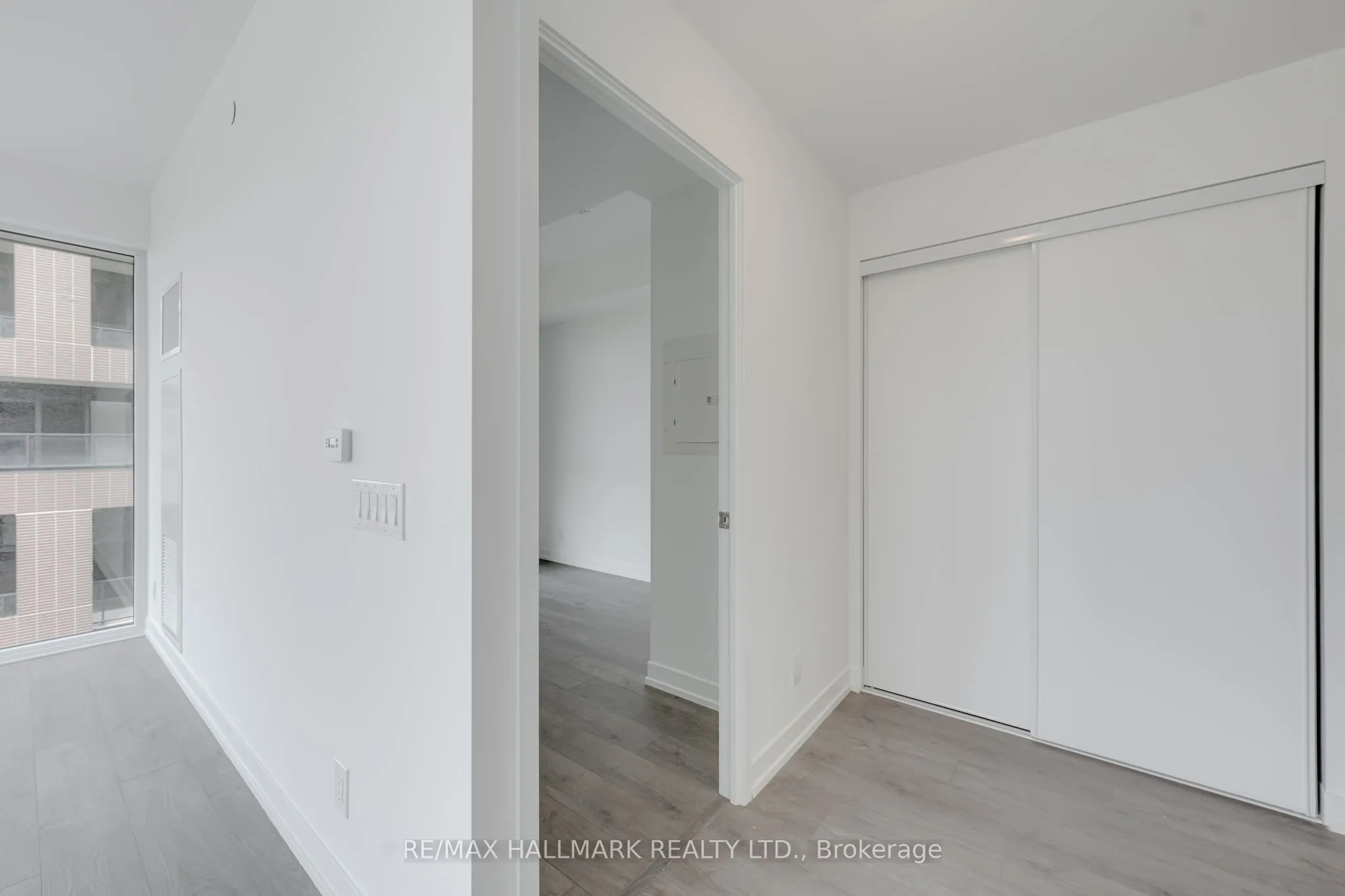 270 Dufferin Street W, #1208