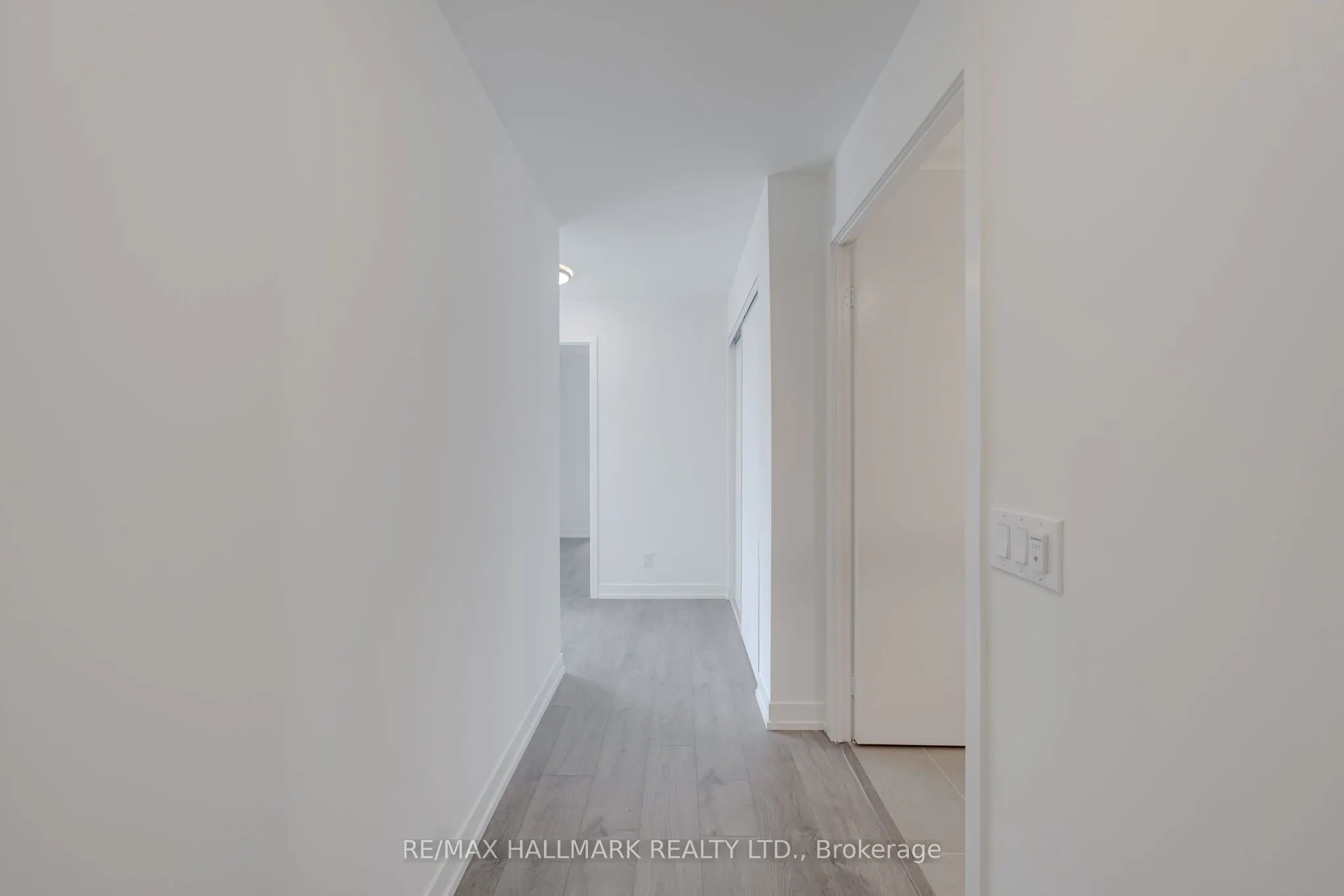 270 Dufferin Street W, #1208