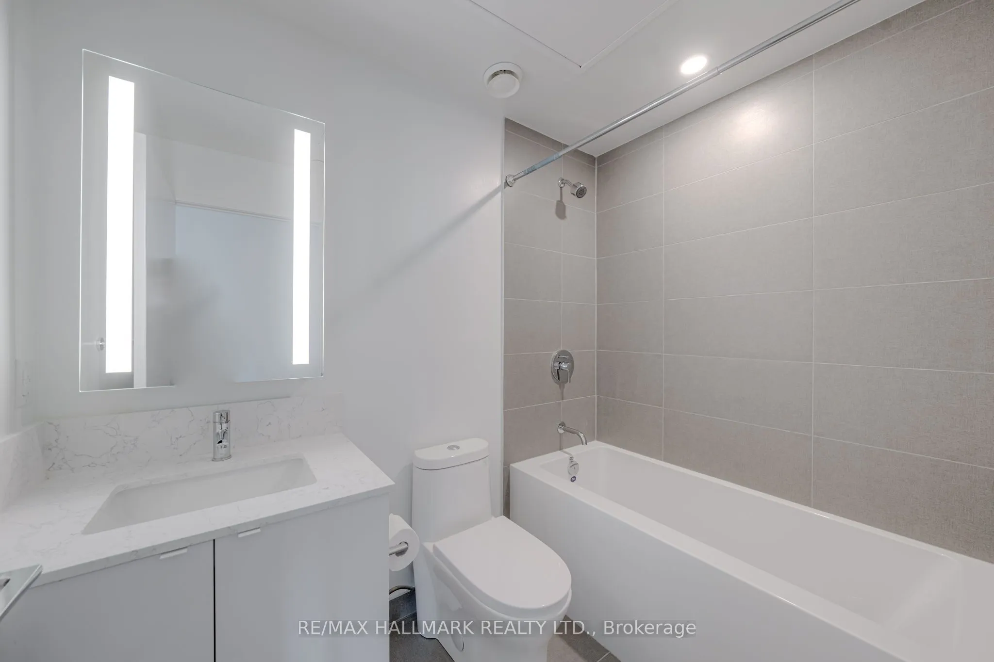 270 Dufferin Street W, #1208