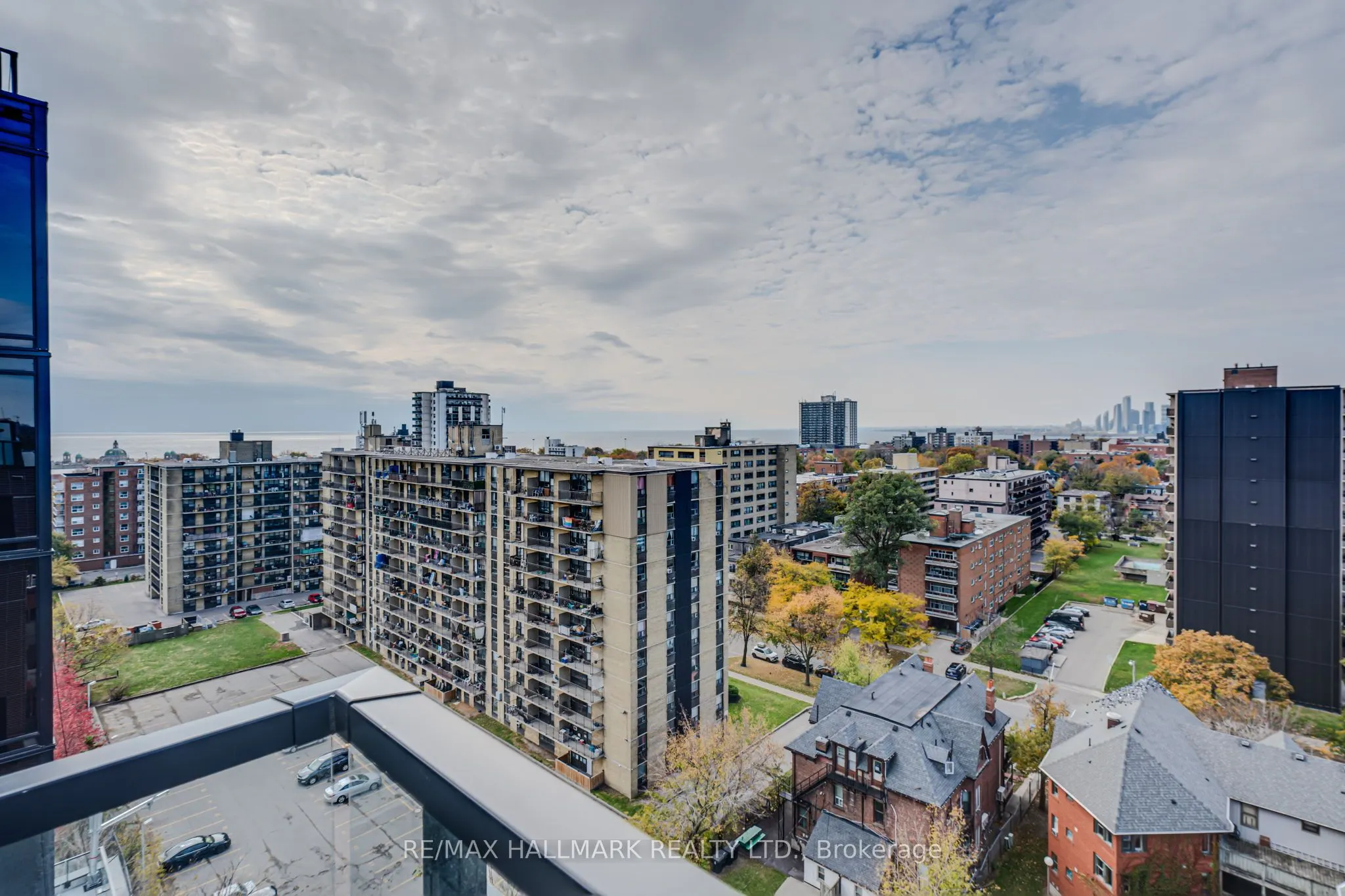 270 Dufferin Street W, #1208