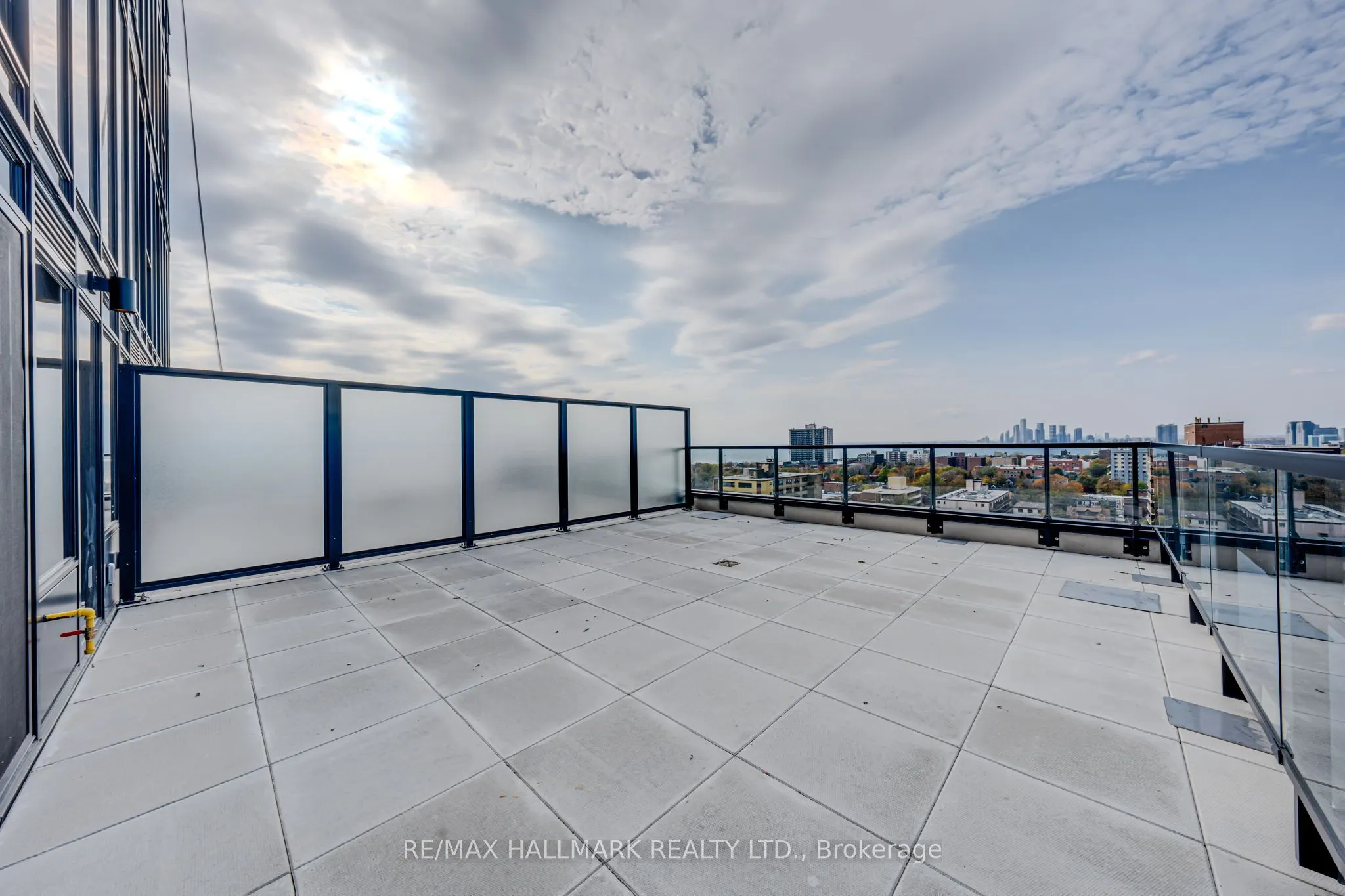 270 Dufferin Street W, #1208