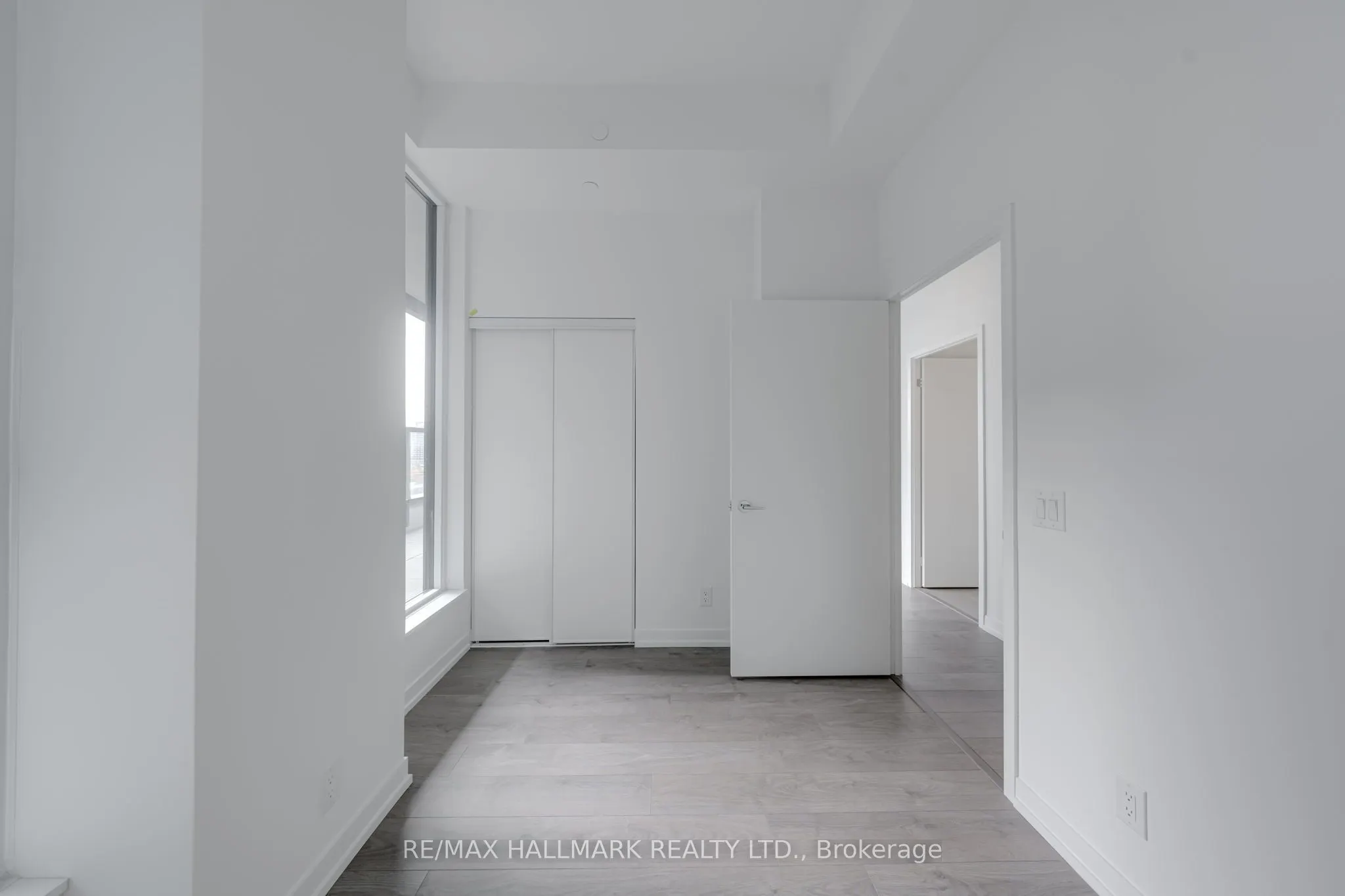270 Dufferin Street W, #1208
