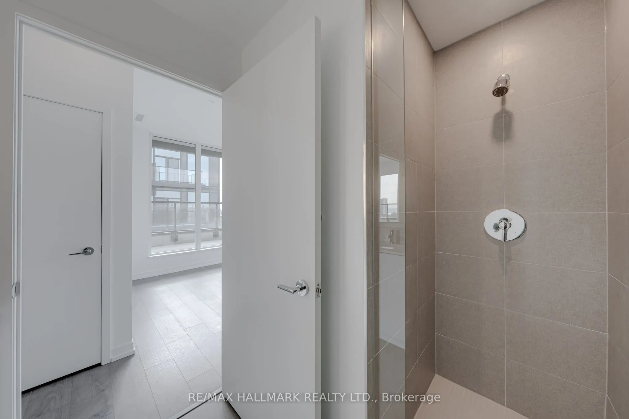 270 Dufferin Street W, #1208