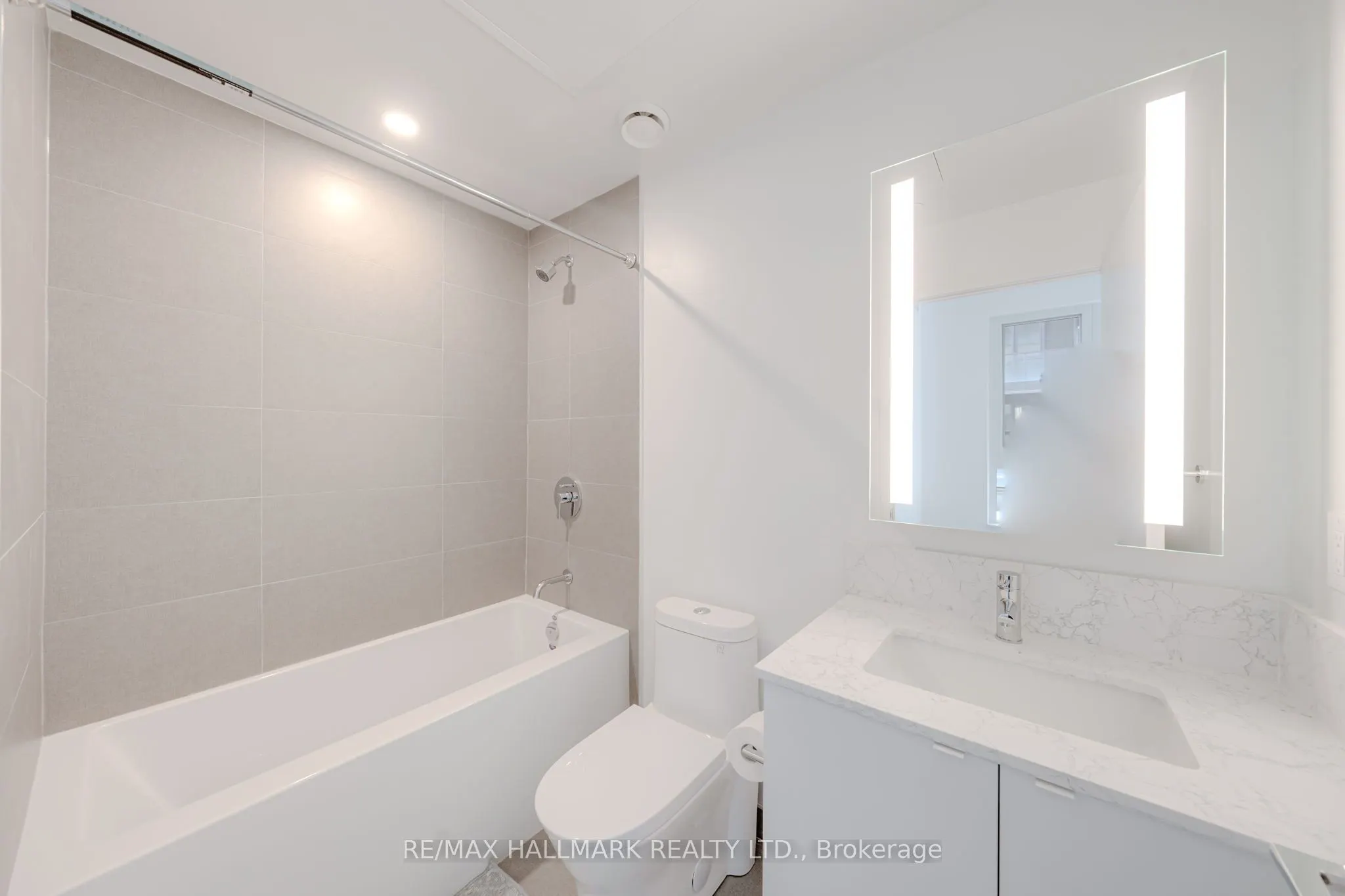 270 Dufferin Street W, #1208