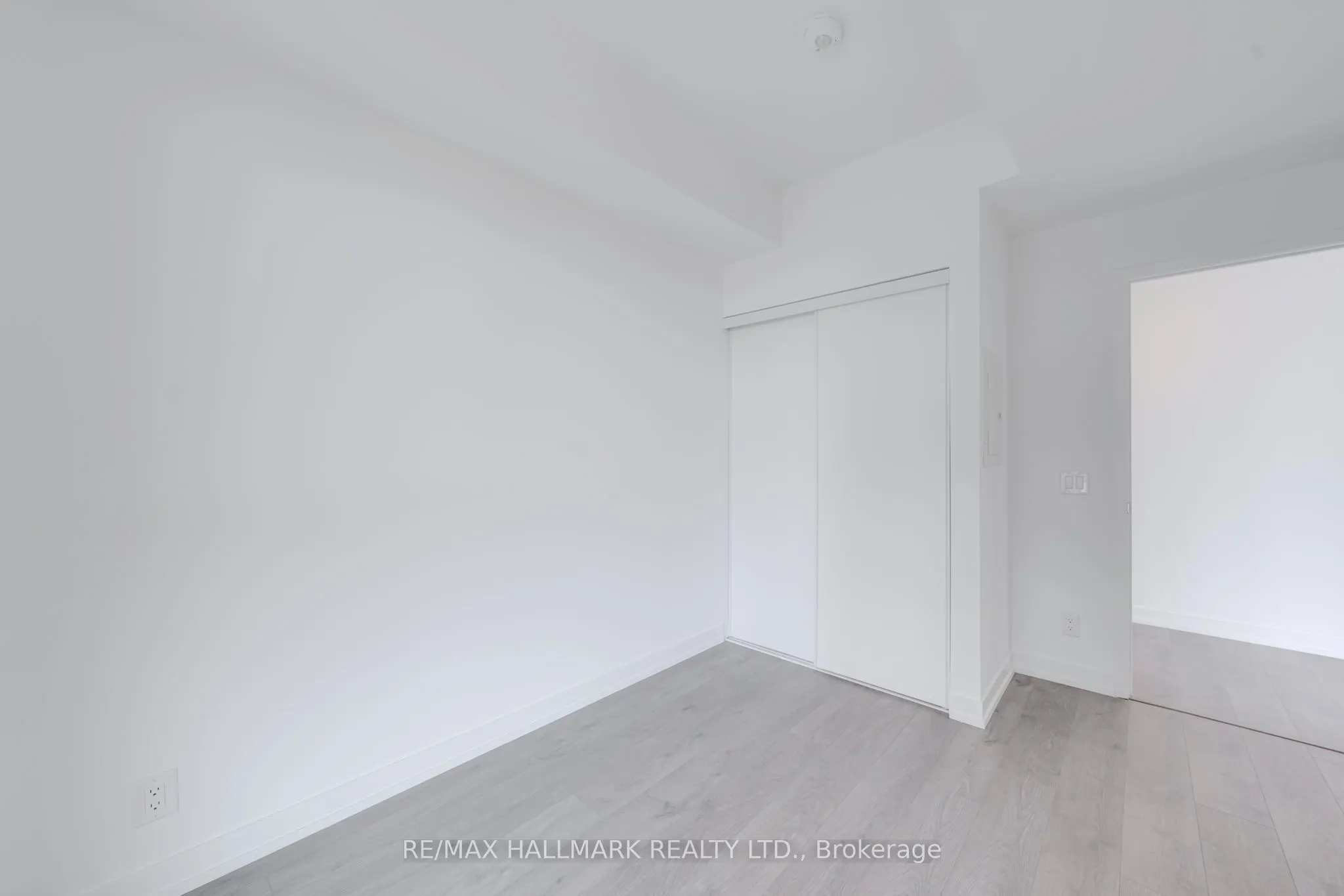 270 Dufferin Street W, #1208